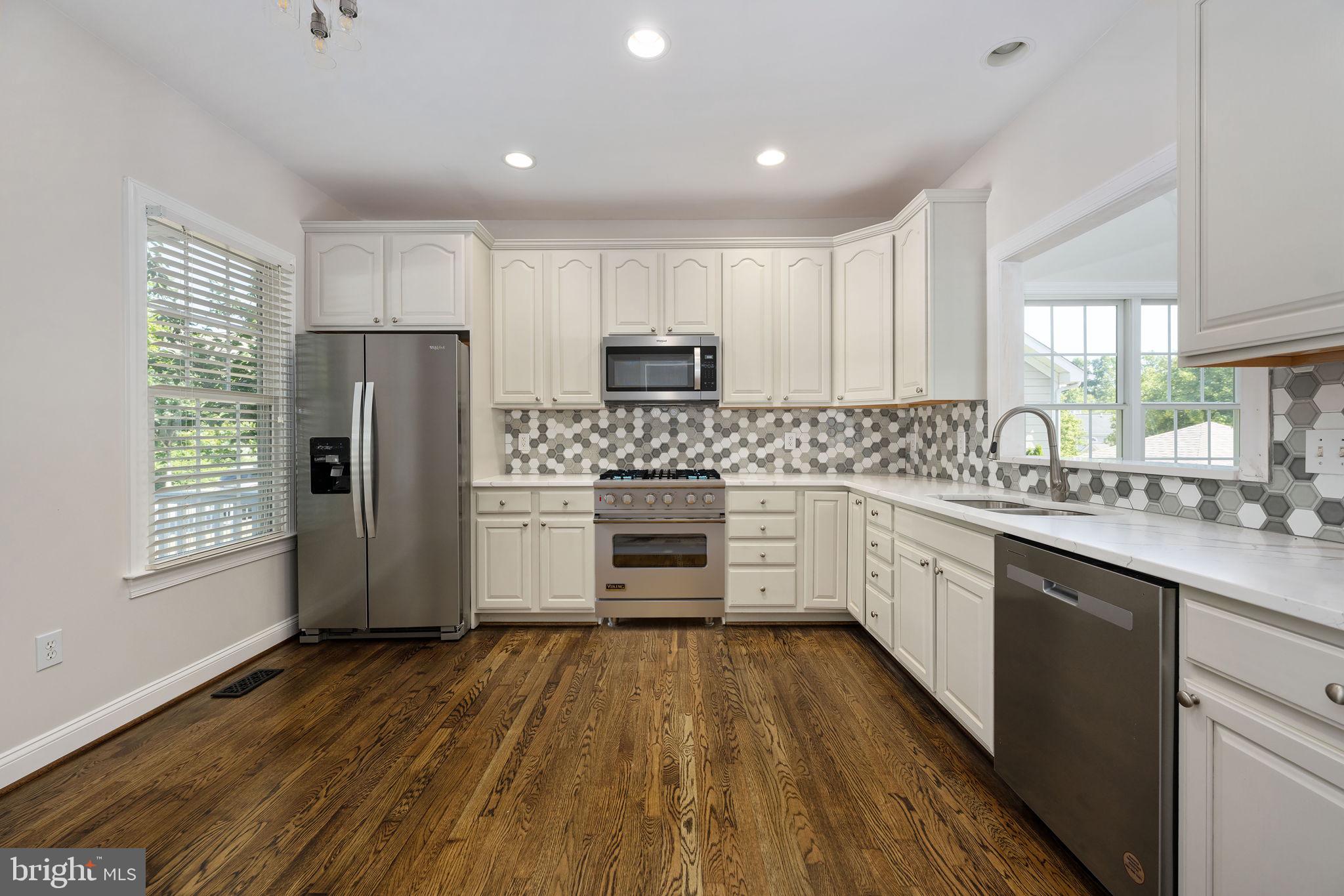 LADYSMITH VILLAGE - Residential