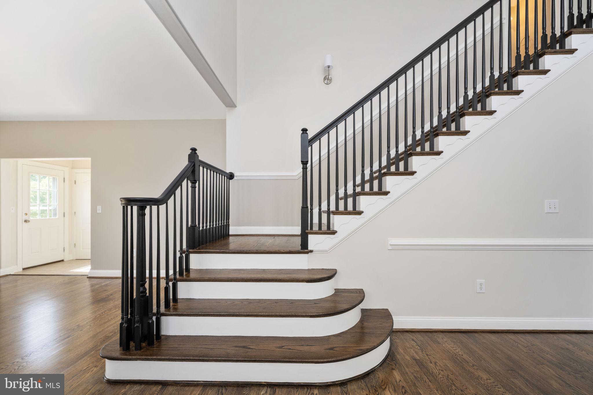 LADYSMITH VILLAGE - Residential