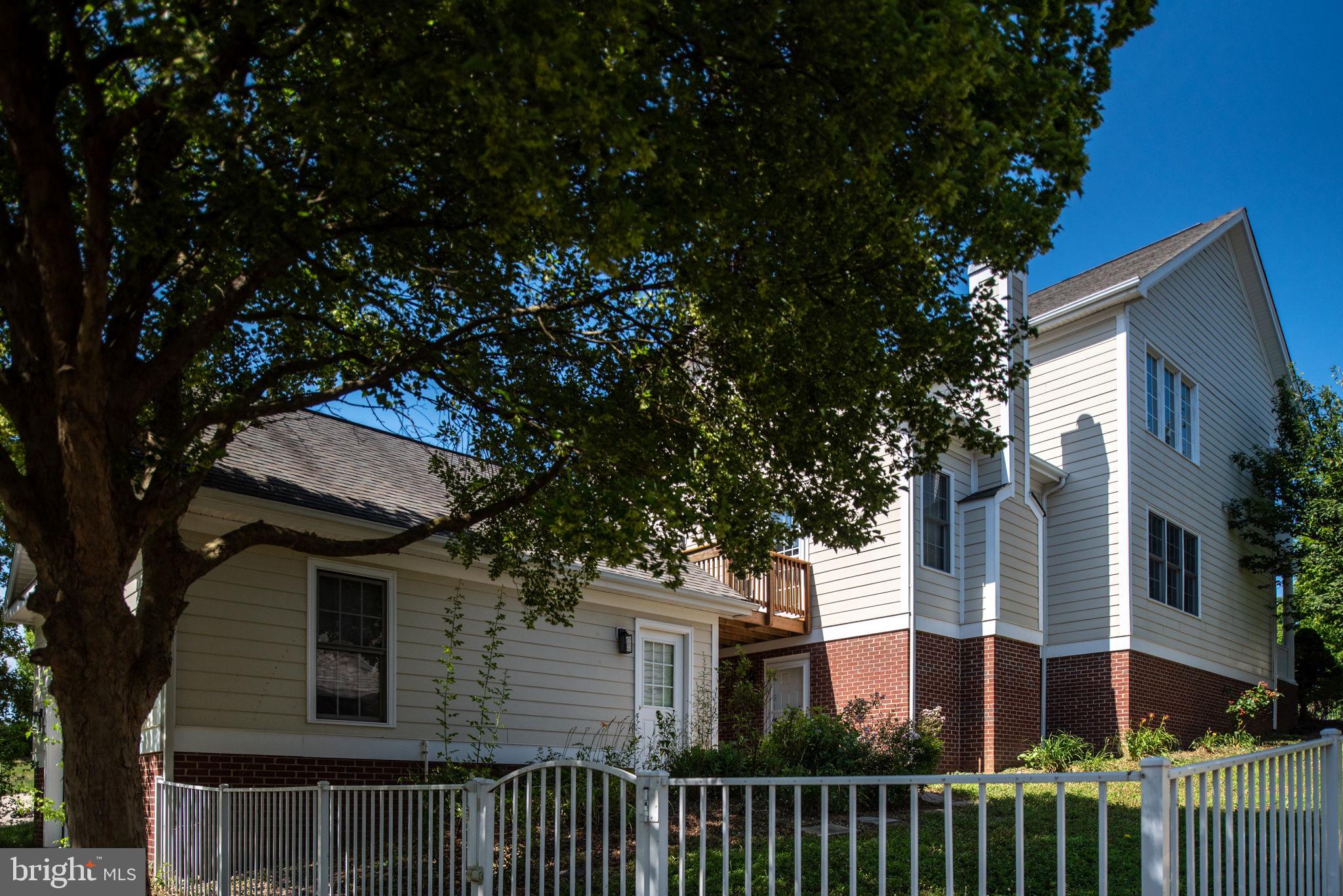 LADYSMITH VILLAGE - Residential