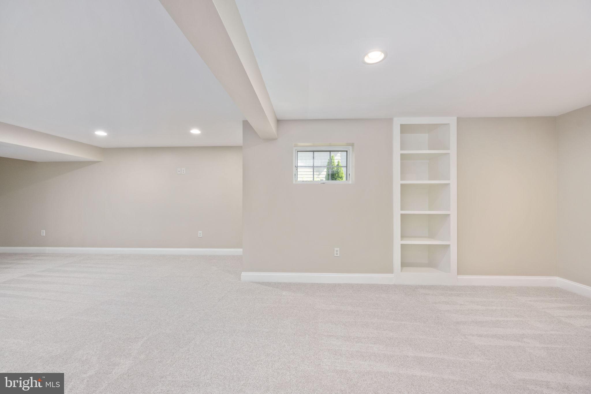 LADYSMITH VILLAGE - Residential