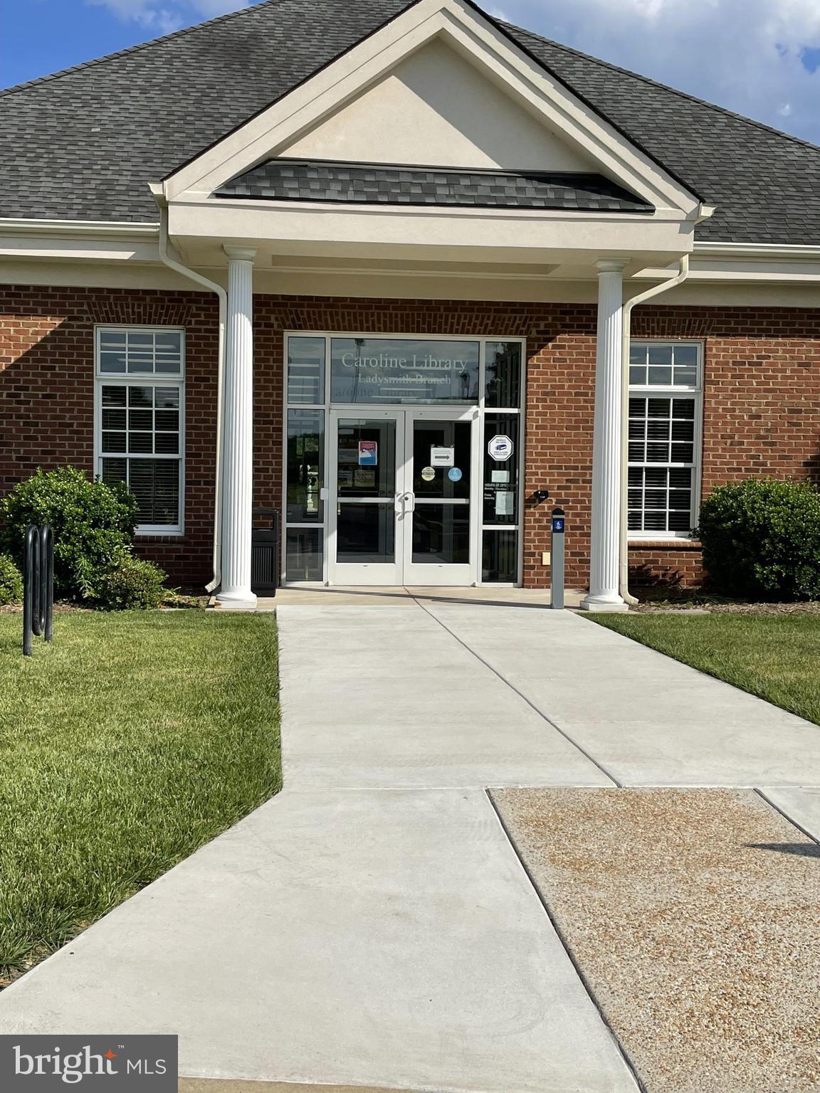 LADYSMITH VILLAGE - Residential