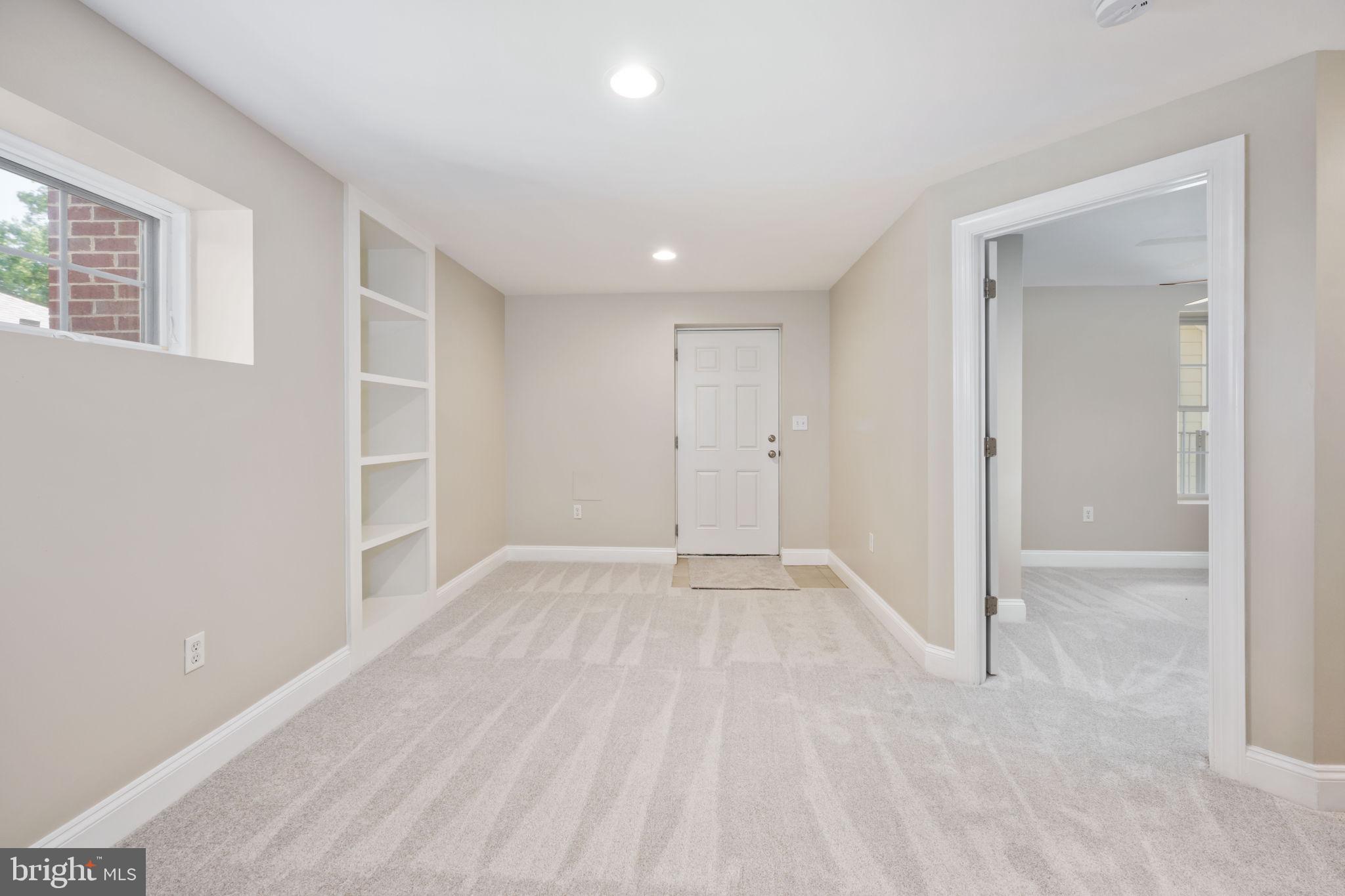 LADYSMITH VILLAGE - Residential