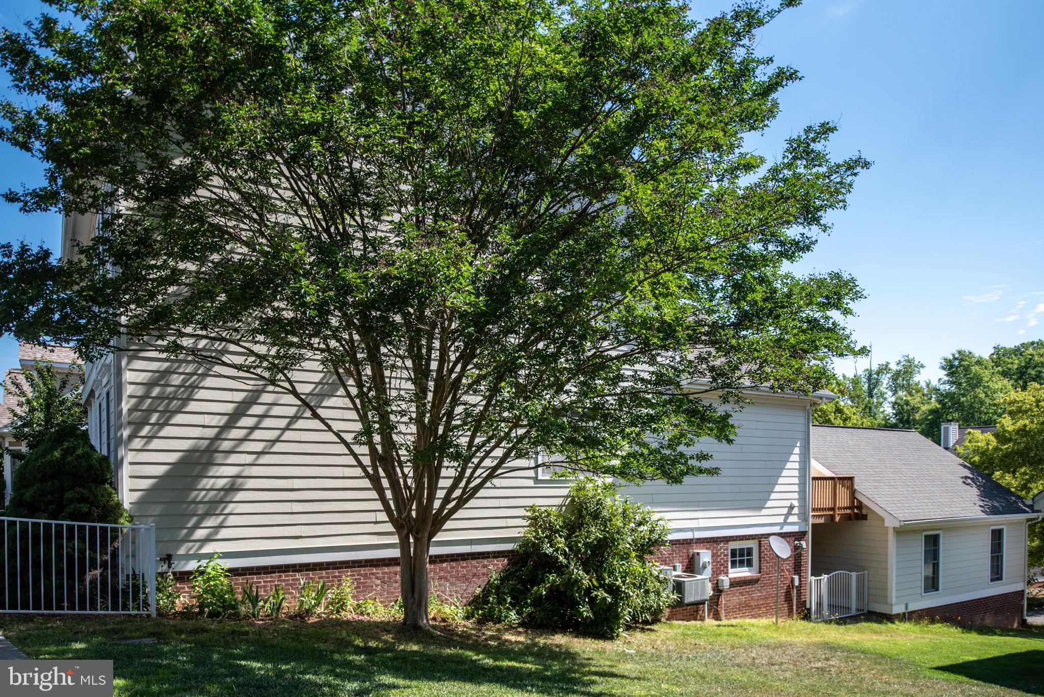 LADYSMITH VILLAGE - Residential