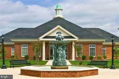 LADYSMITH VILLAGE - Residential