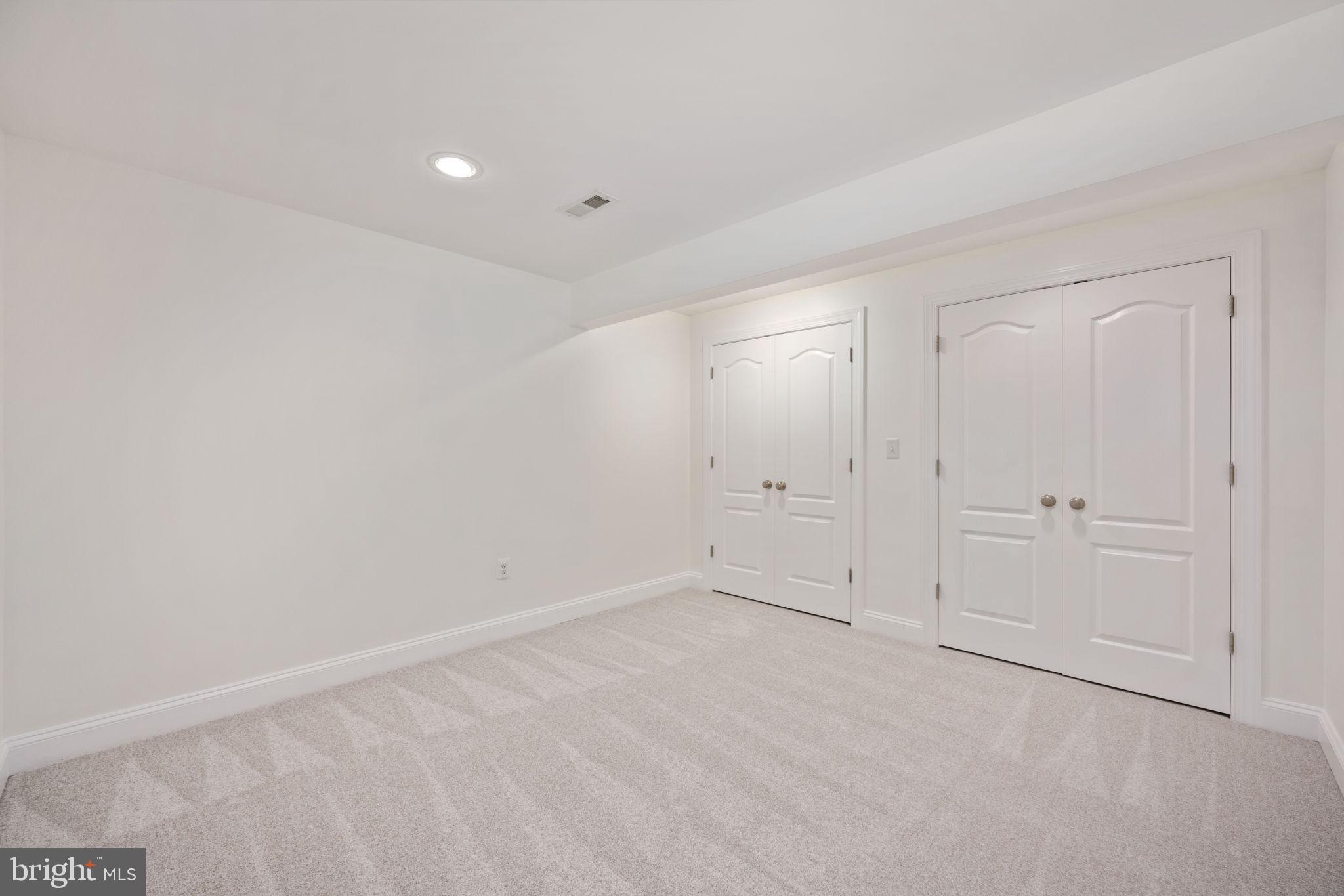 LADYSMITH VILLAGE - Residential