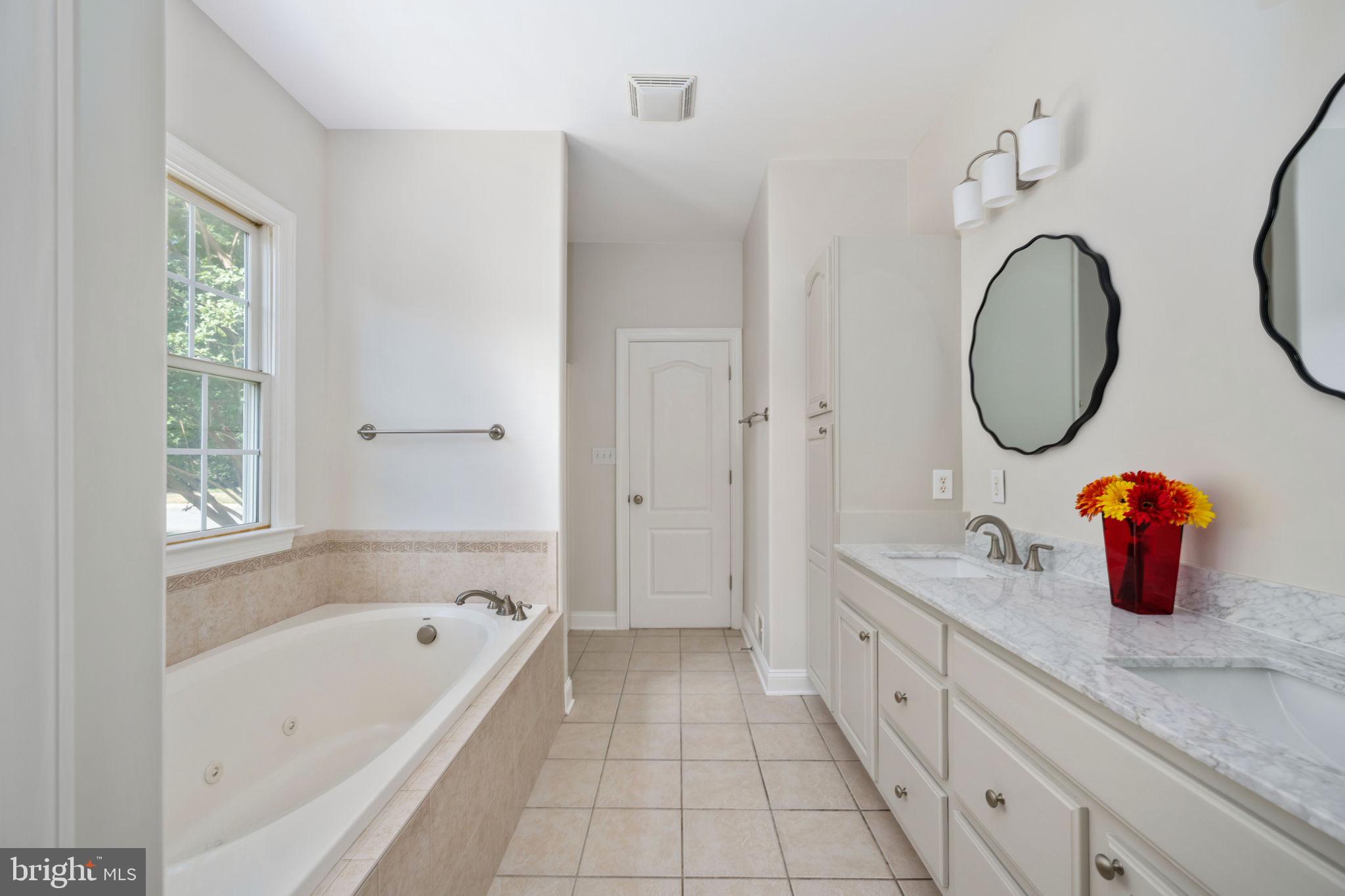 LADYSMITH VILLAGE - Residential