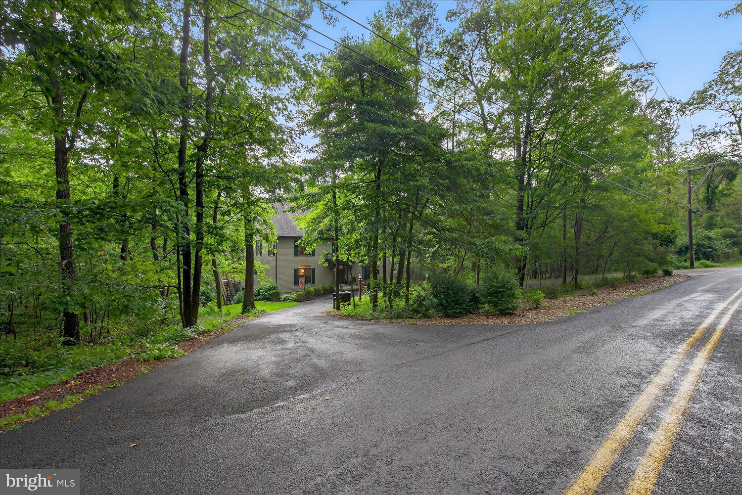 575 WHITEHALL ROAD