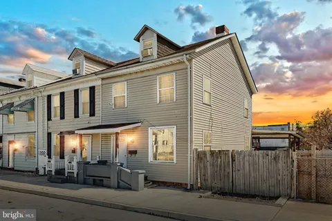 744 Wallace Street, York, PA MLS: PAYK2080618