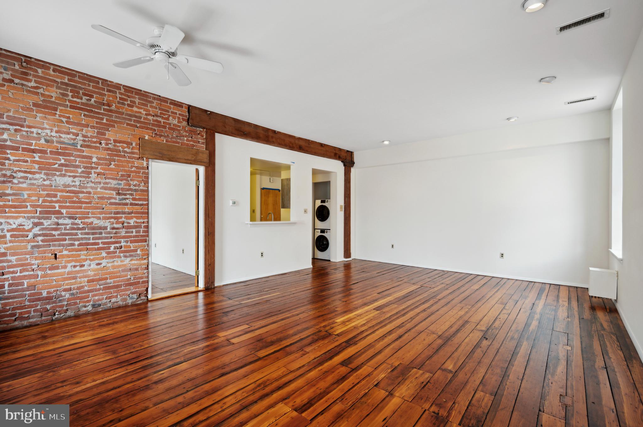 OLD CITY - Residential Income