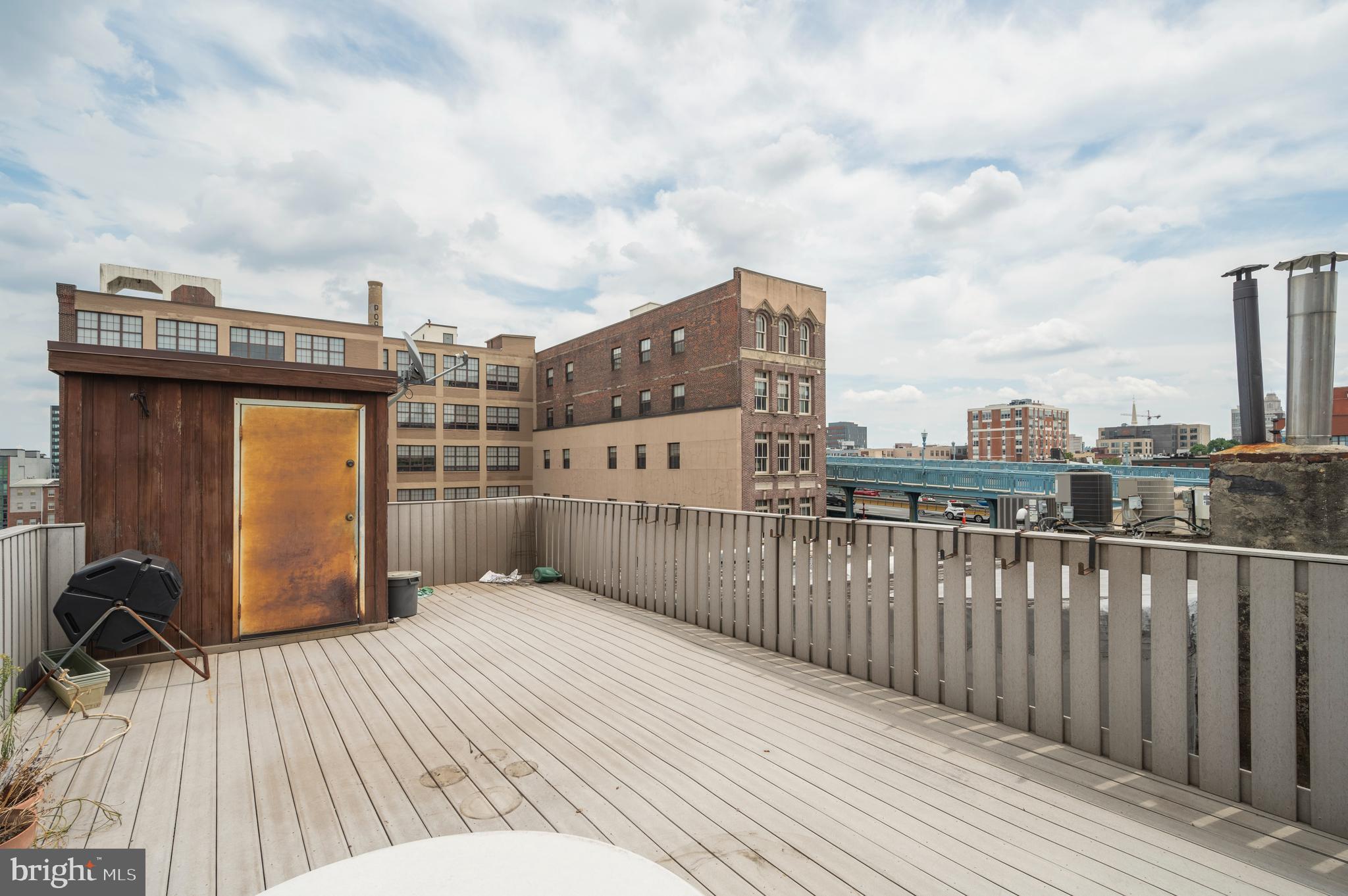 OLD CITY - Residential Income