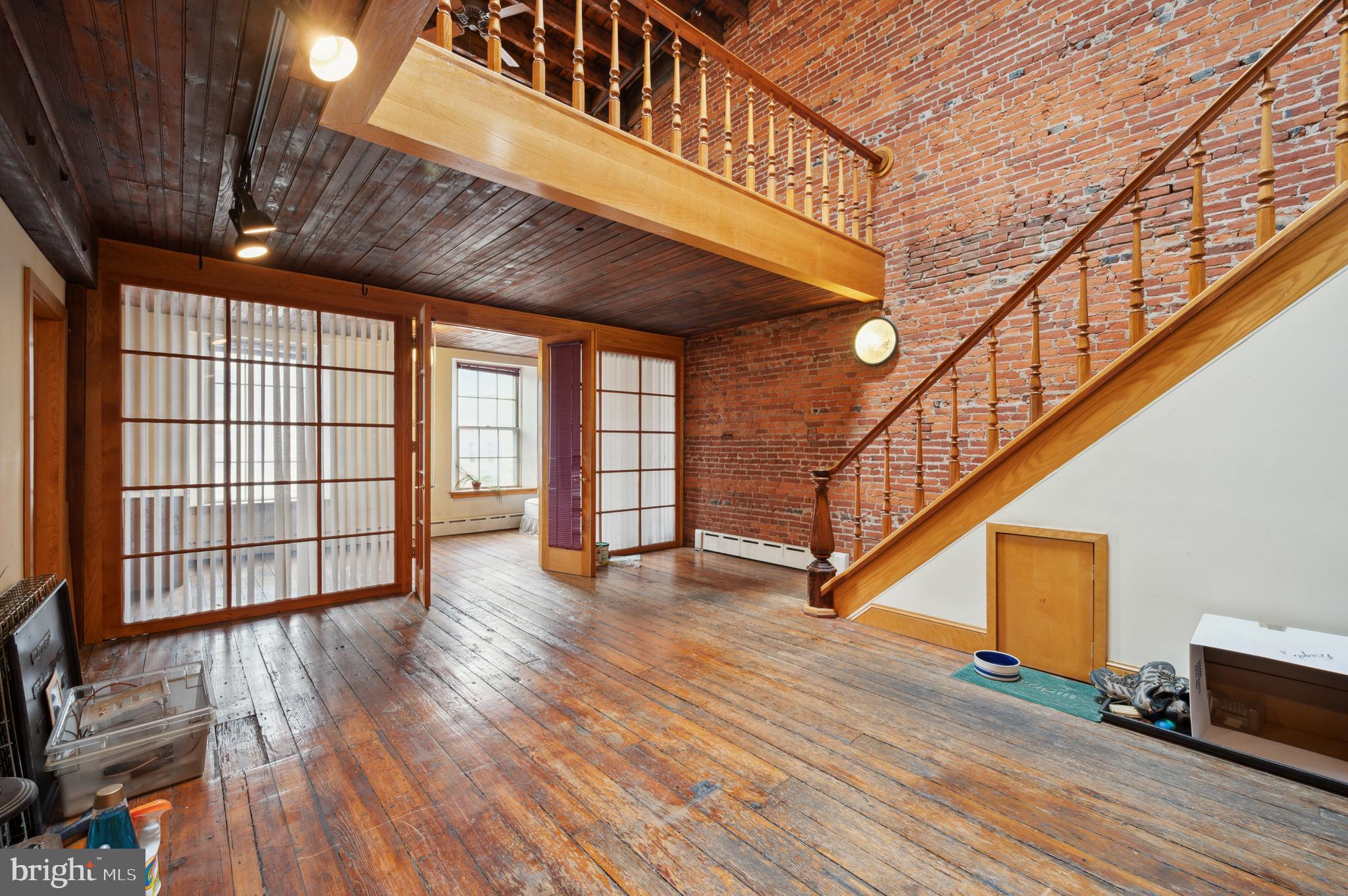 OLD CITY - Residential Income