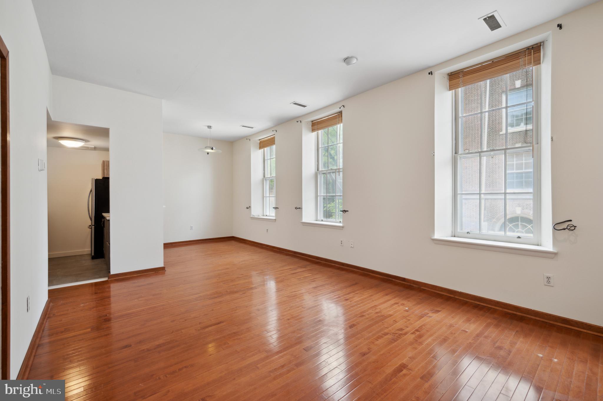 OLD CITY - Residential Income