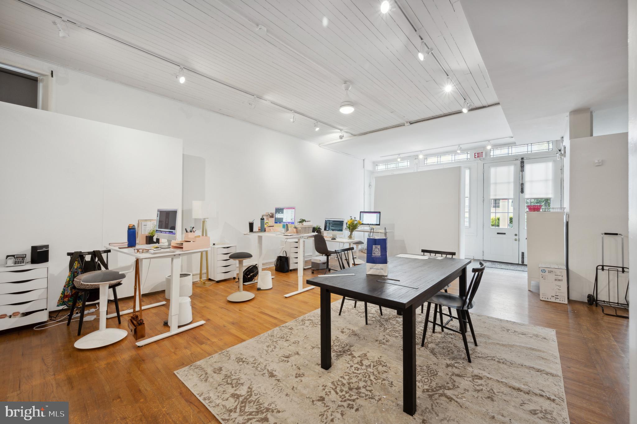 OLD CITY - Residential Income