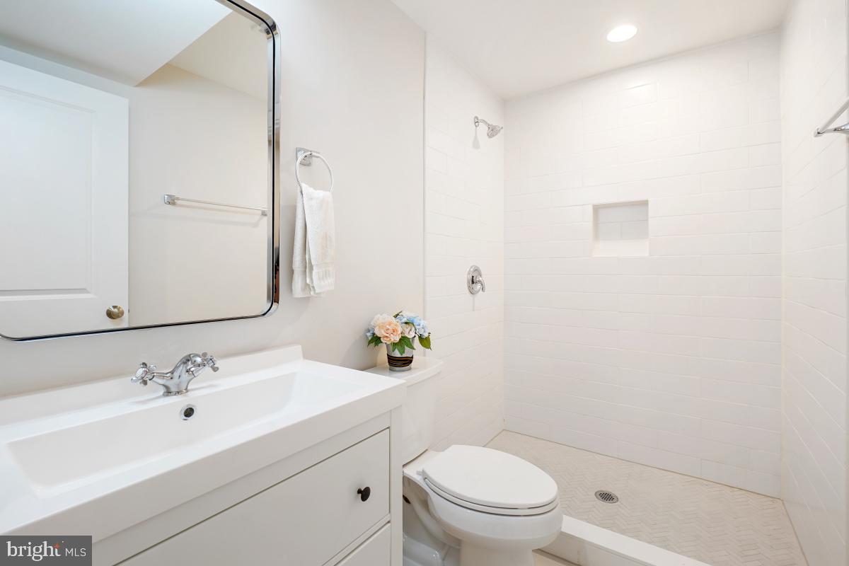 ROSEMARY HILLS - Residential Lease