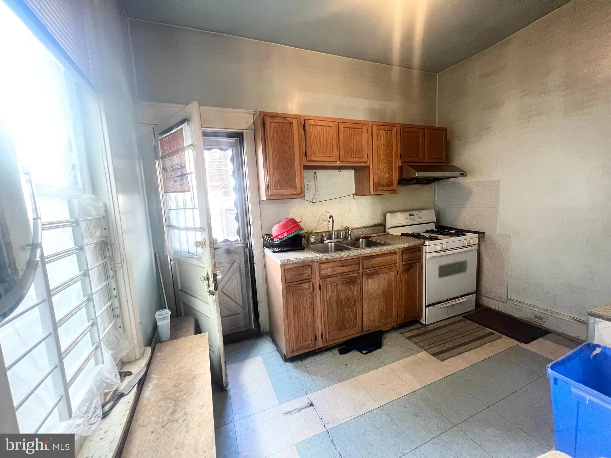 Philadelphia, Pennsylvania 19145, United States, 3 Bedrooms Bedrooms, ,1 BathroomBathrooms,Residential,Contingent,115562