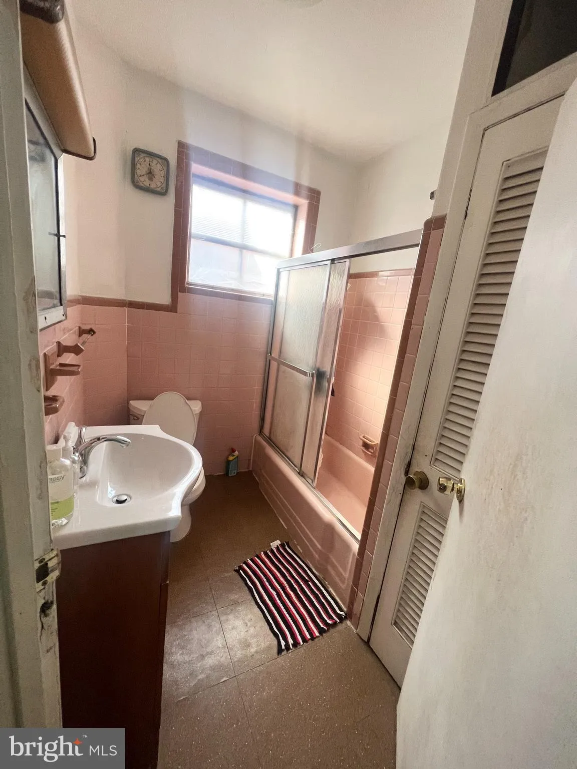 Philadelphia, Pennsylvania 19145, United States, 3 Bedrooms Bedrooms, ,1 BathroomBathrooms,Residential,Contingent,115562