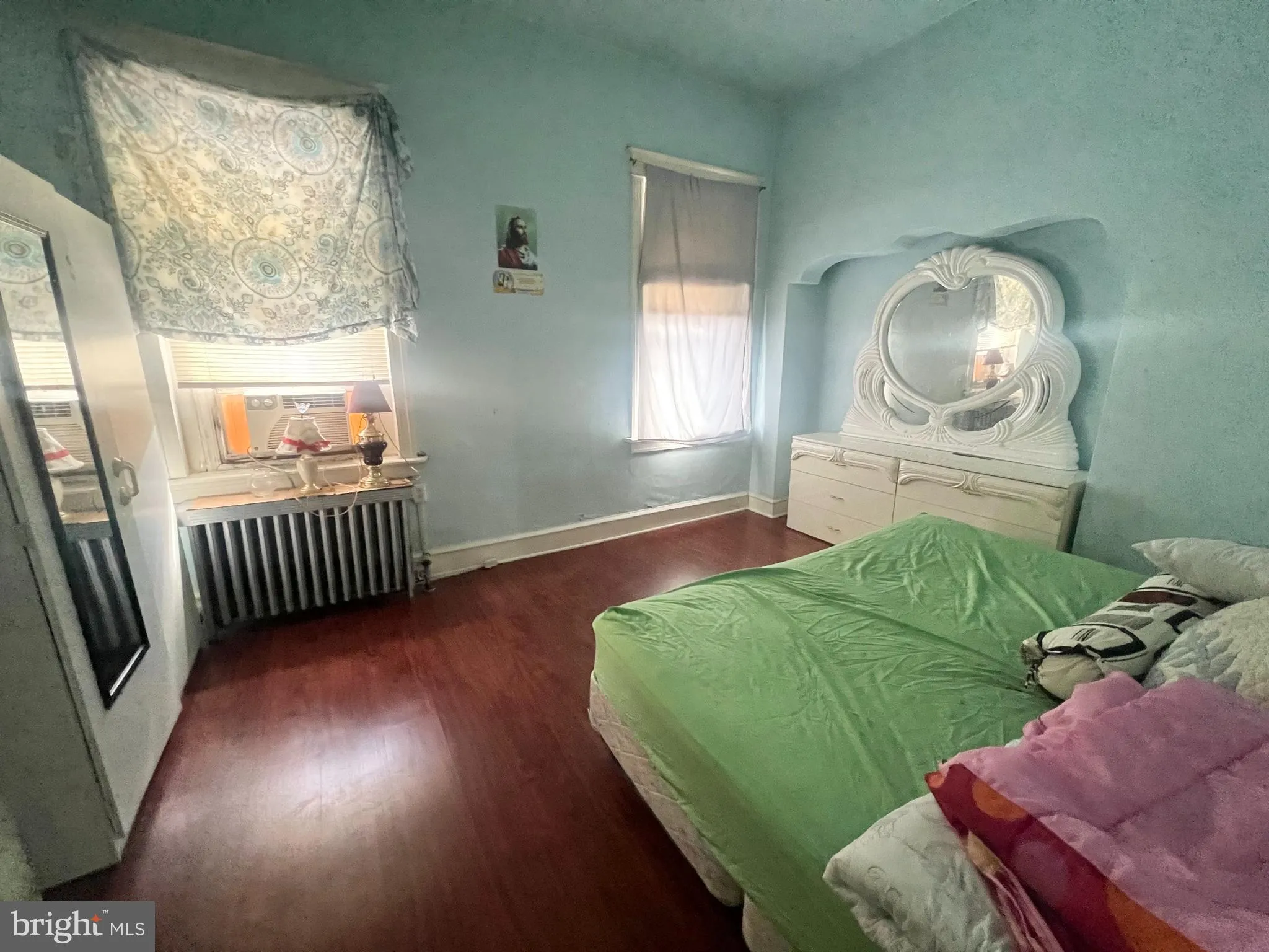 Philadelphia, Pennsylvania 19145, United States, 3 Bedrooms Bedrooms, ,1 BathroomBathrooms,Residential,Contingent,115562