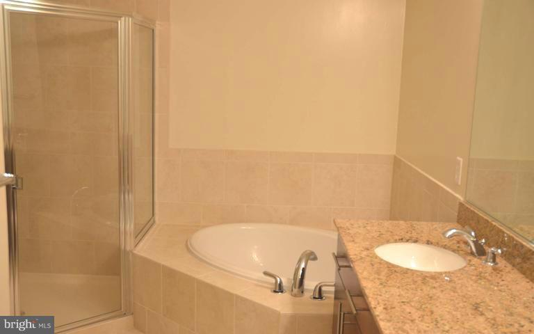 SPECTRUM CONDO - Residential Lease