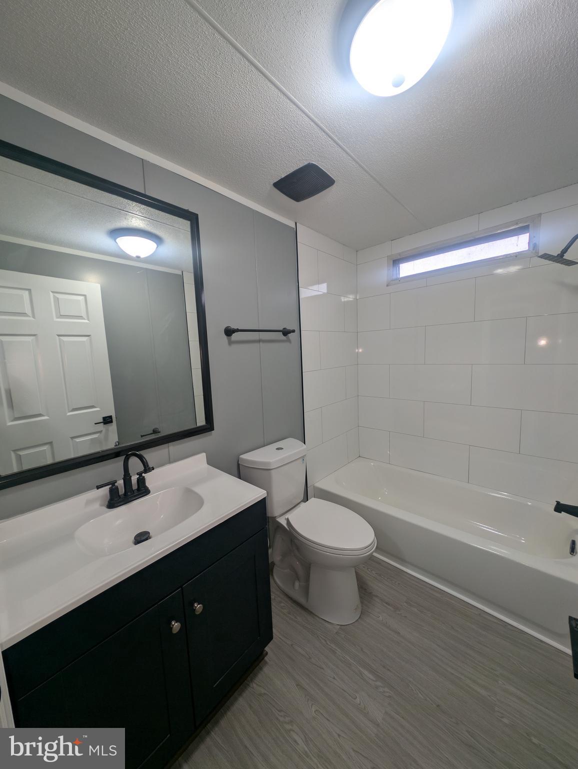 BUSH RIVER MANOR - Residential