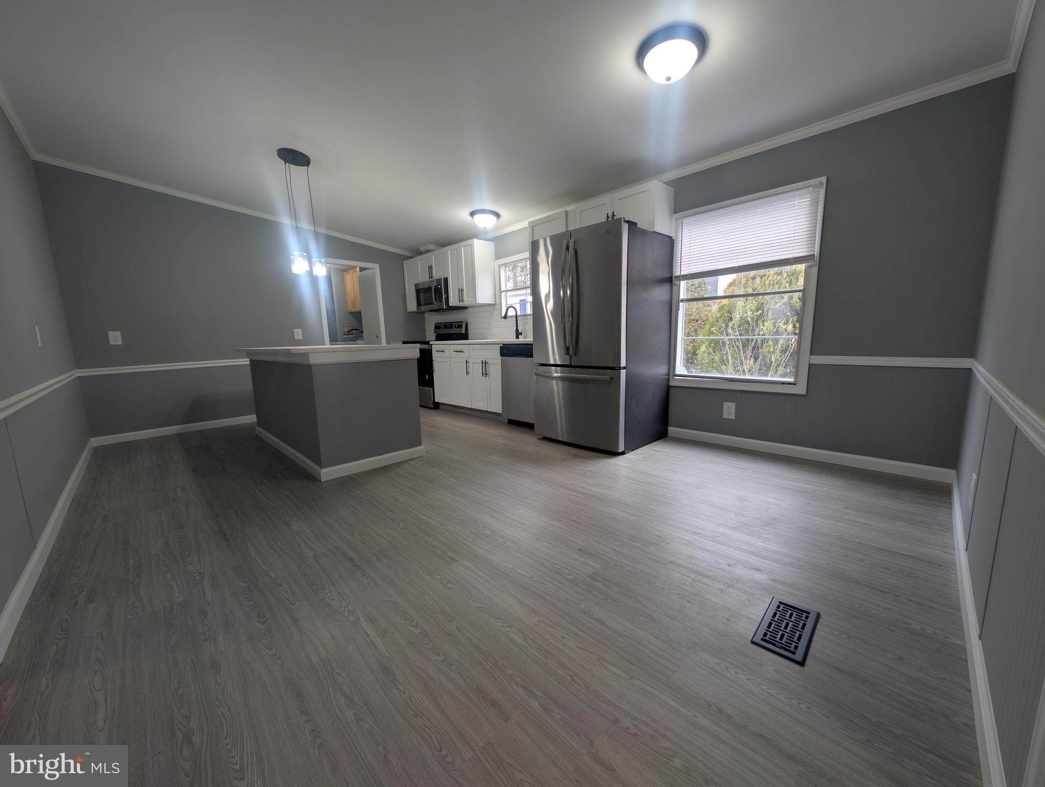 BUSH RIVER MANOR - Residential