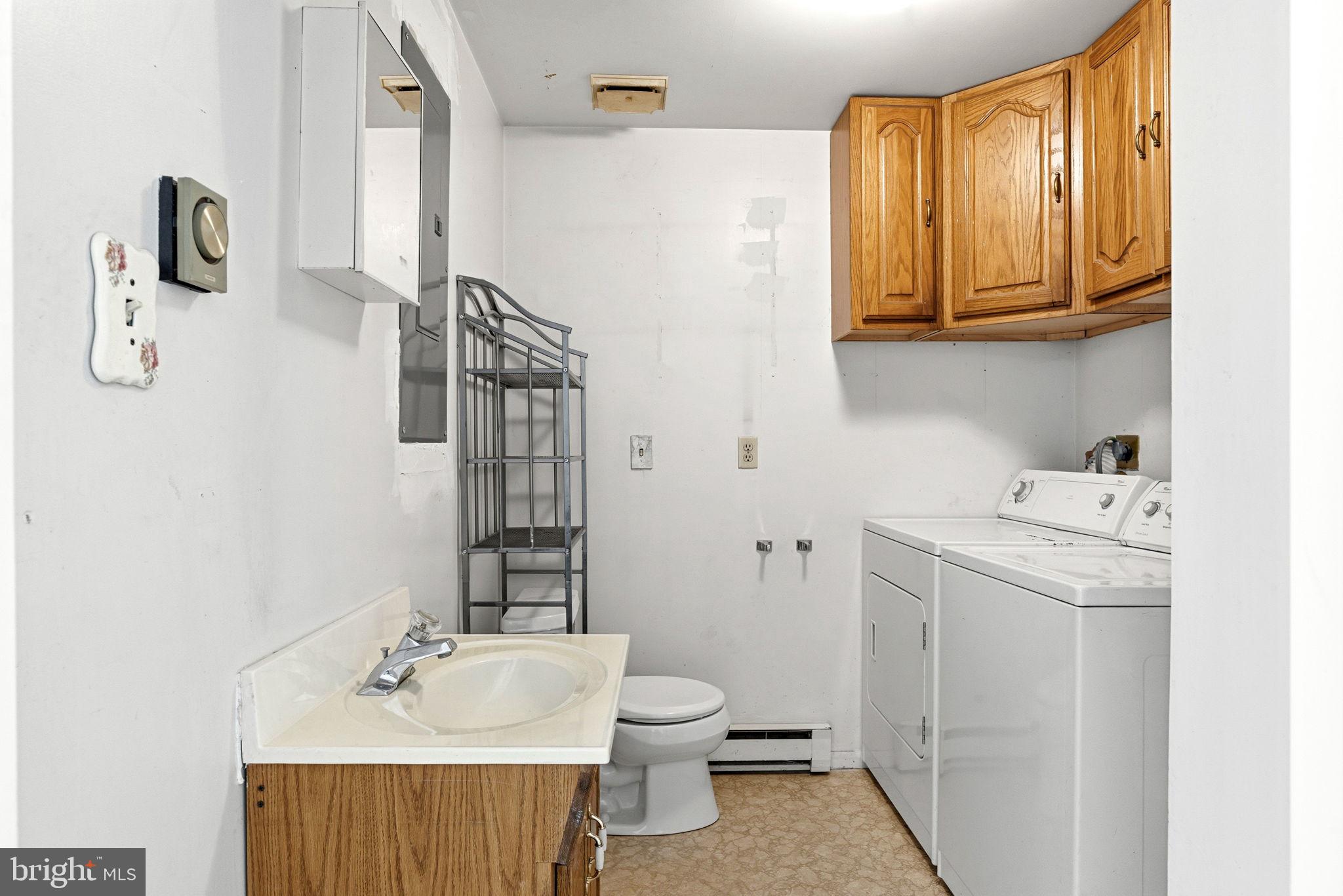 QUEENS COURT - Residential