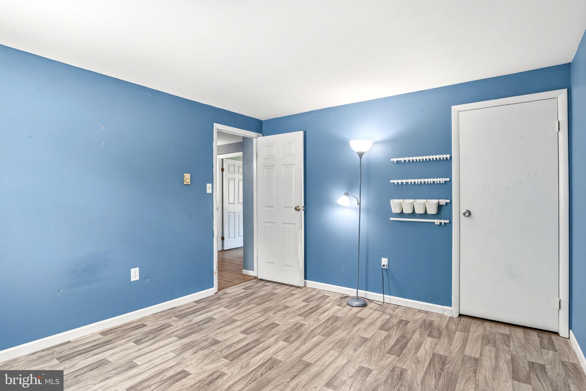 QUEENS COURT - Residential