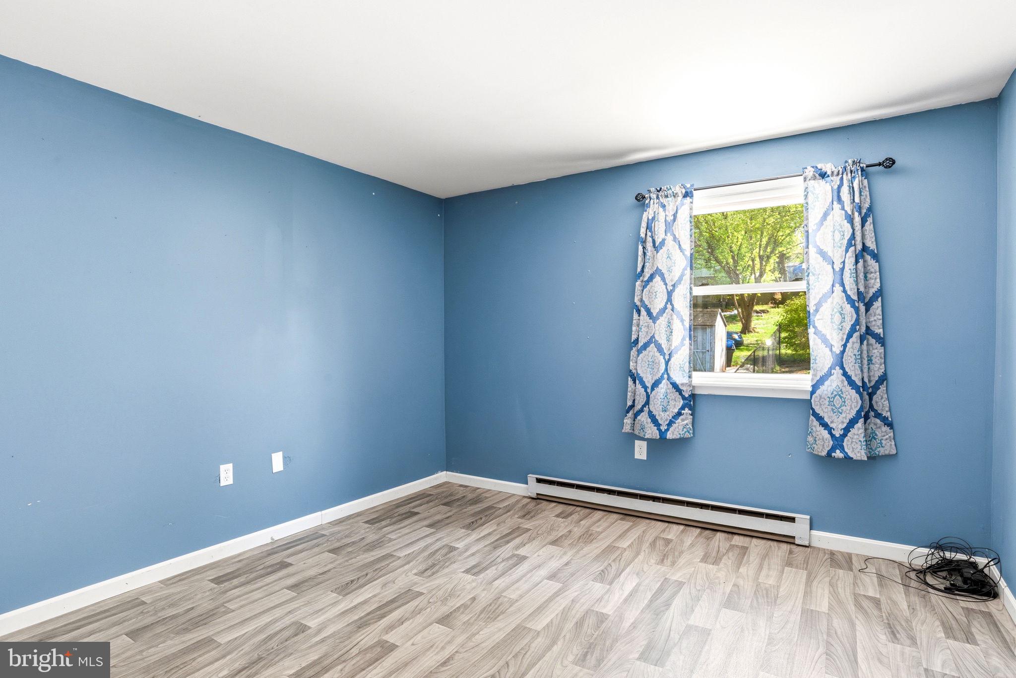 QUEENS COURT - Residential