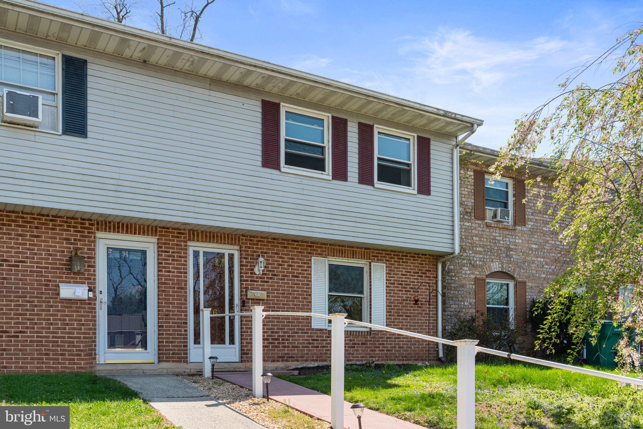 QUEENS COURT - Residential