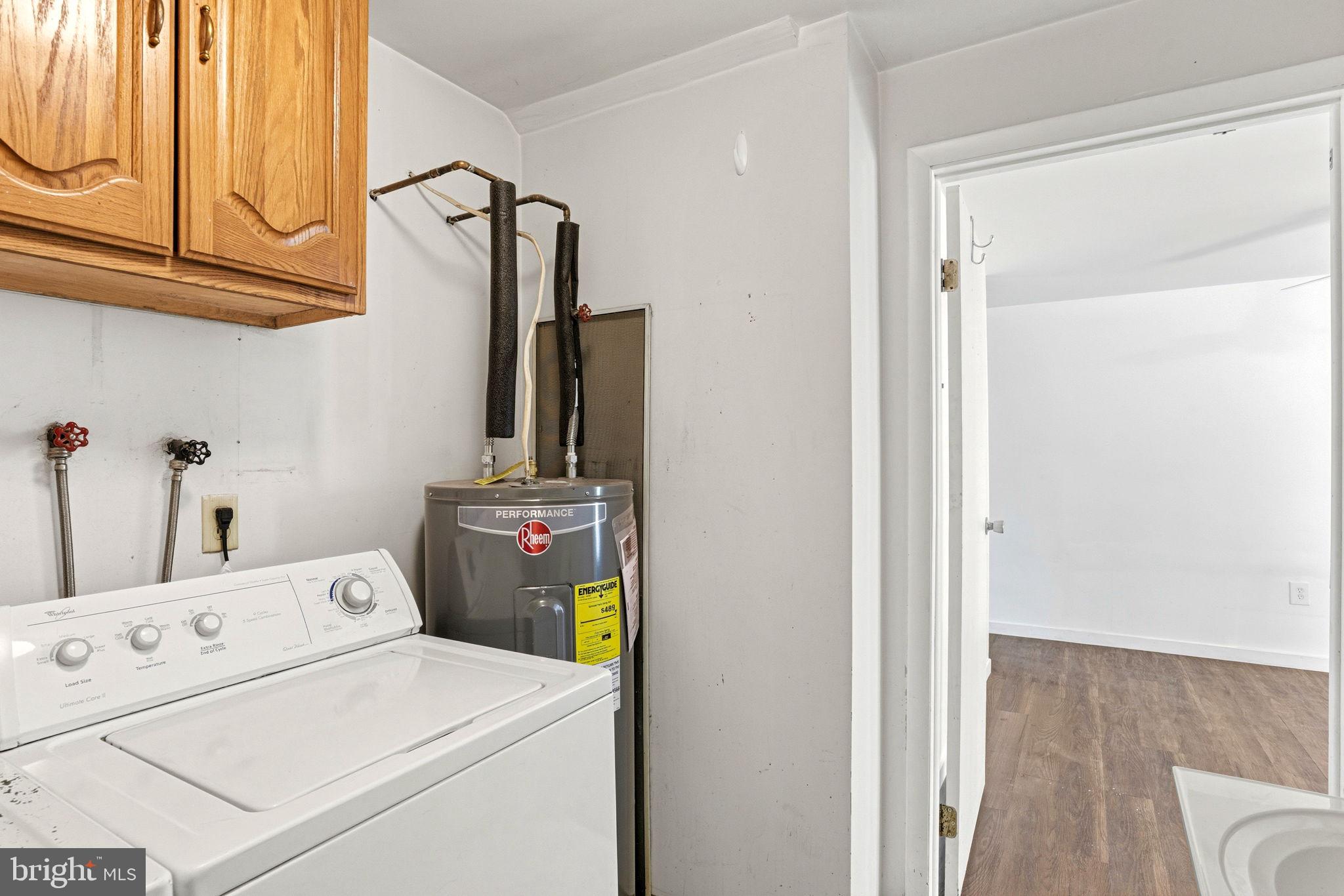 QUEENS COURT - Residential