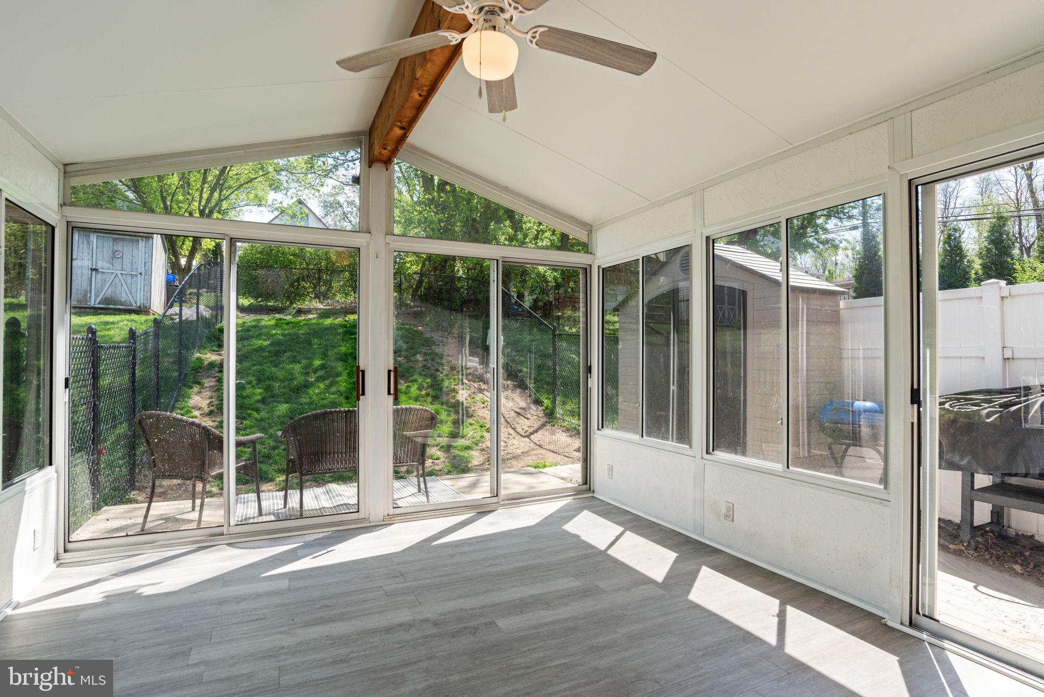 QUEENS COURT - Residential