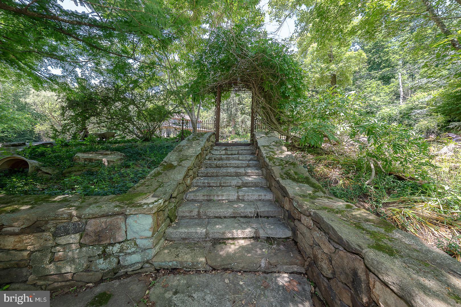 FRENCH CREEK ESTS - Residential