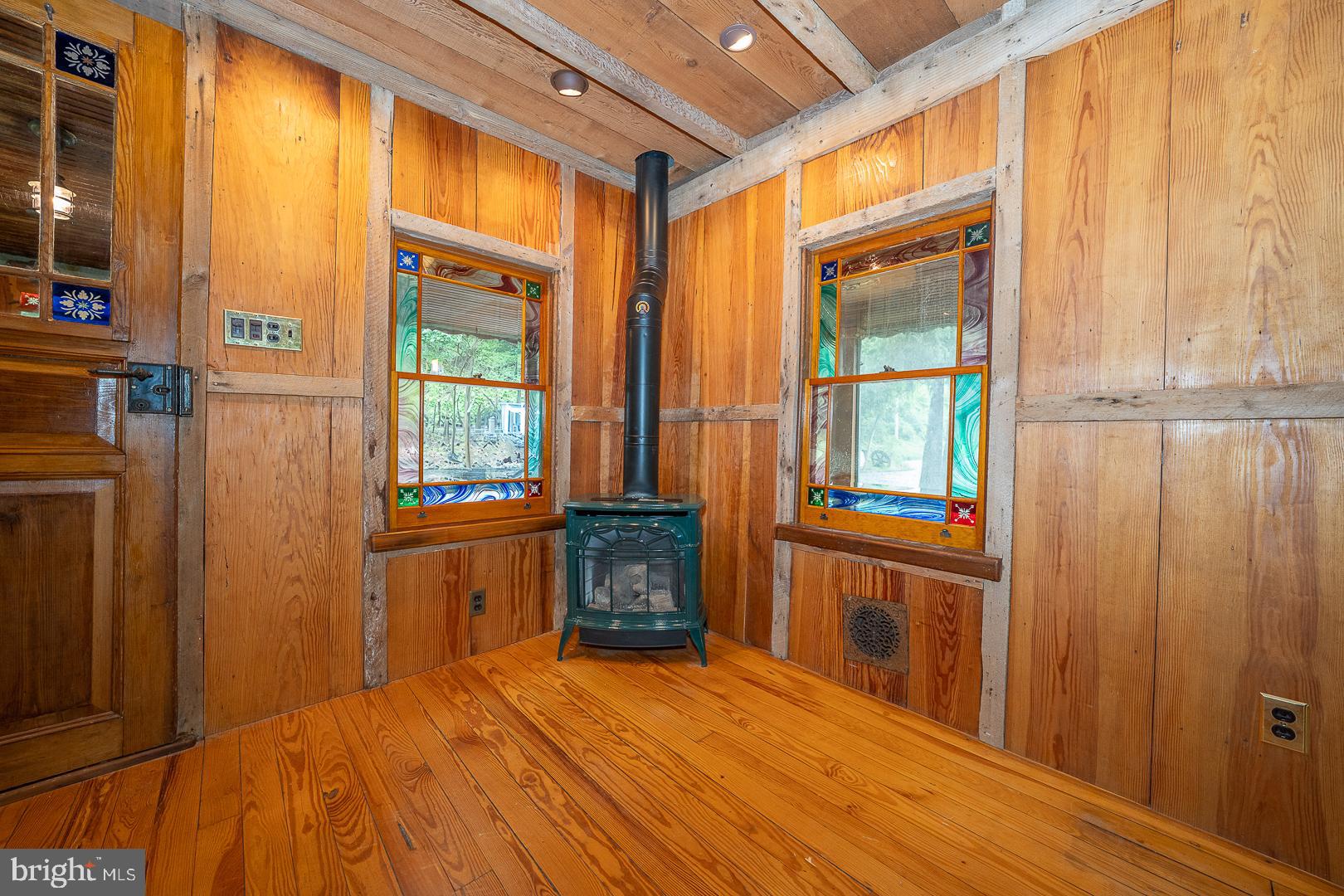 FRENCH CREEK ESTS - Residential