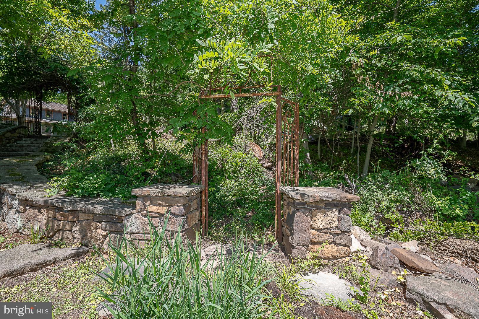 FRENCH CREEK ESTS - Residential