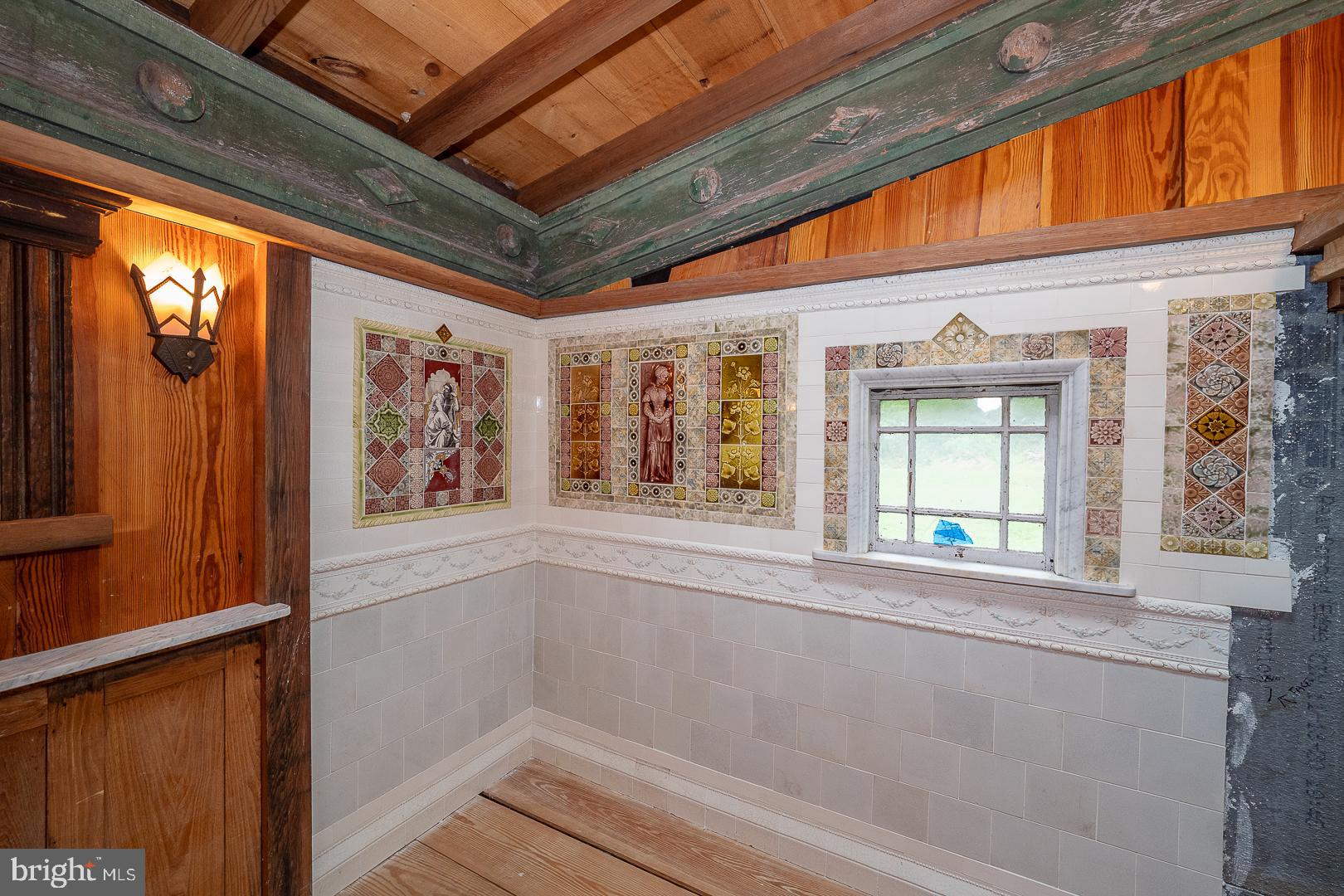 FRENCH CREEK ESTS - Residential