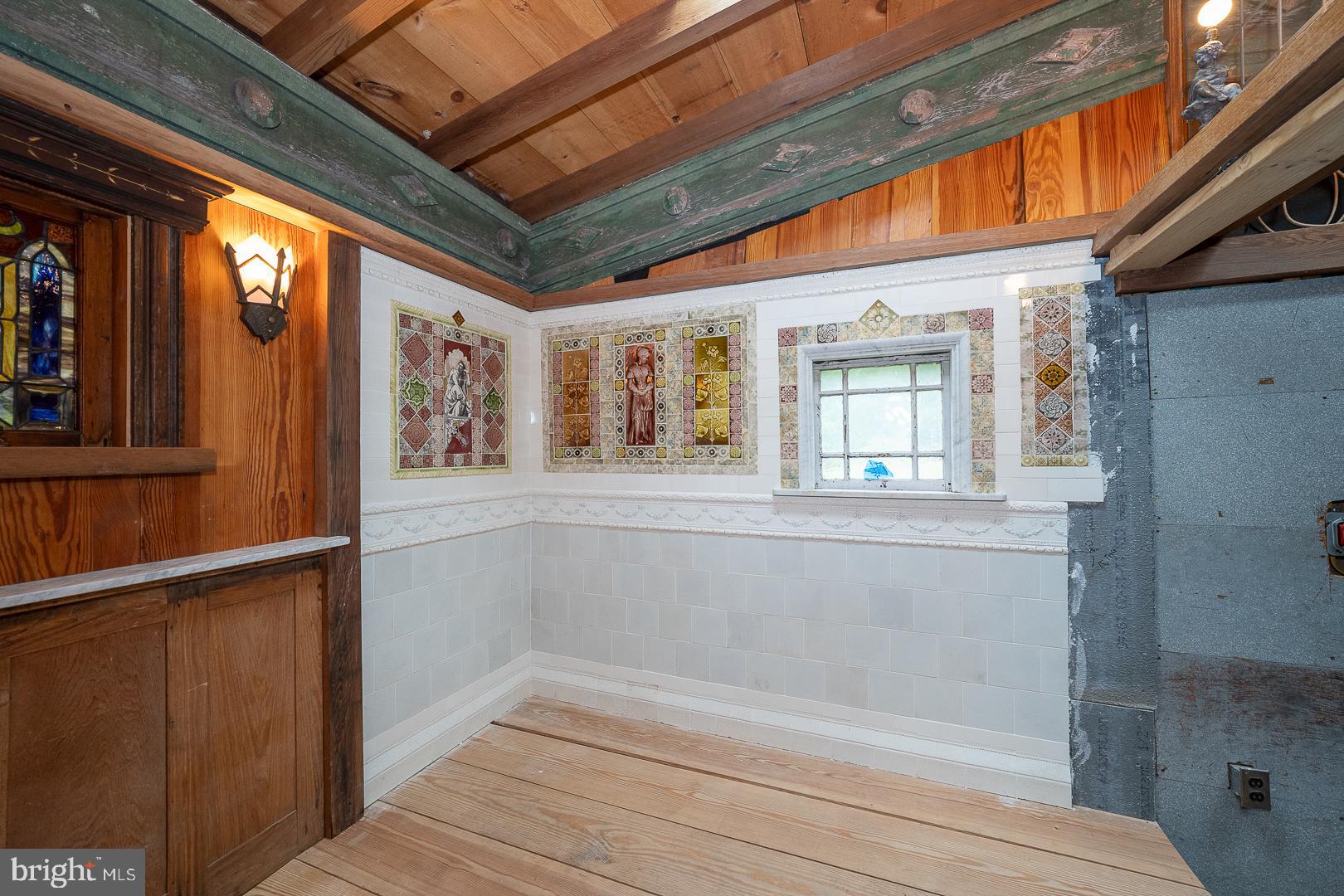 FRENCH CREEK ESTS - Residential