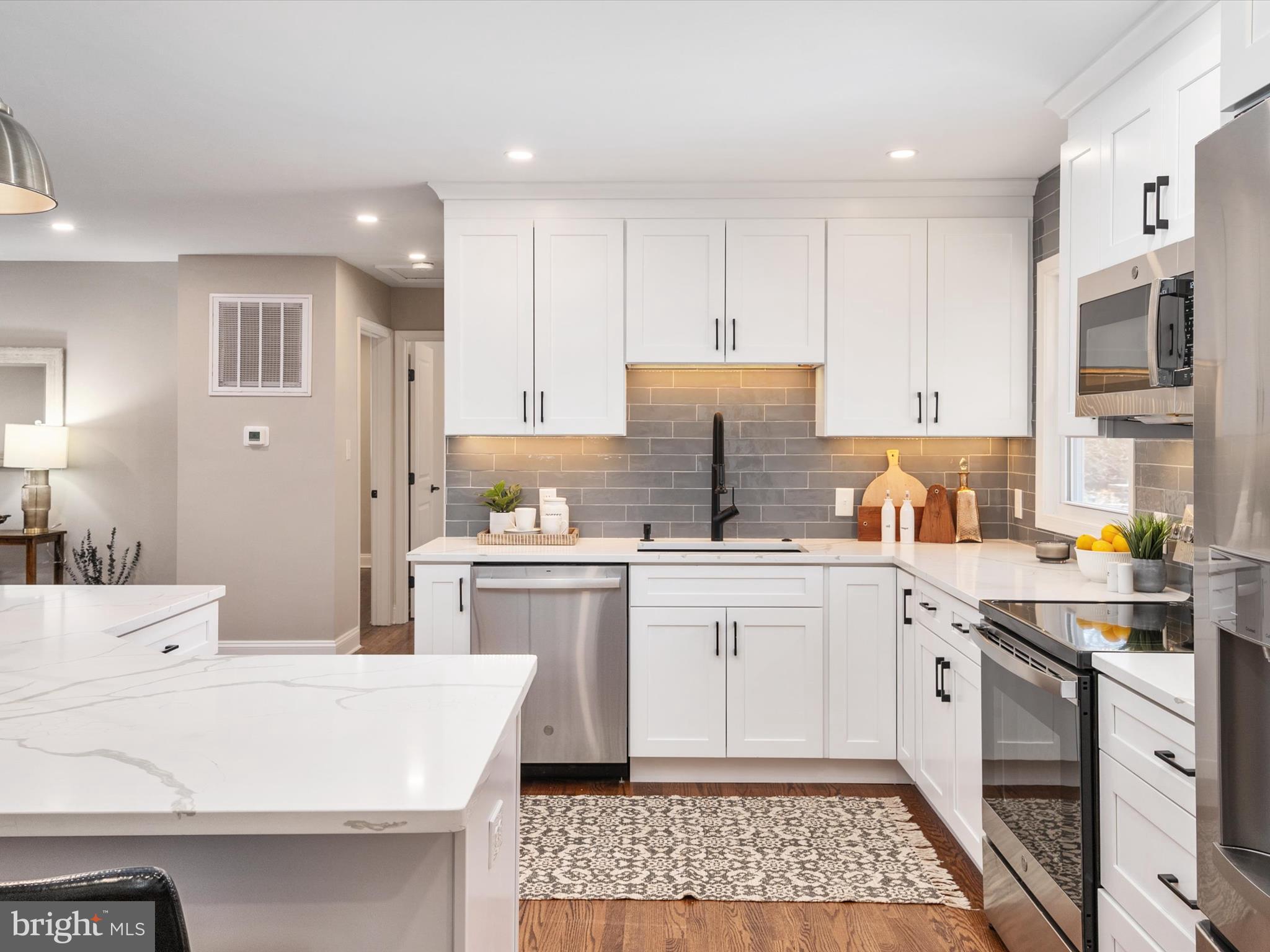 SOUTH RIVER HEIGHTS - Residential