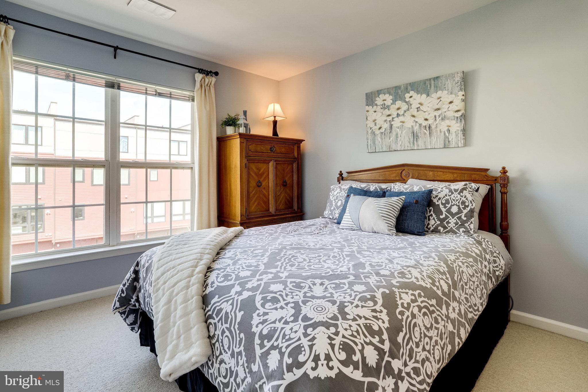 CAMERON STATION - Residential