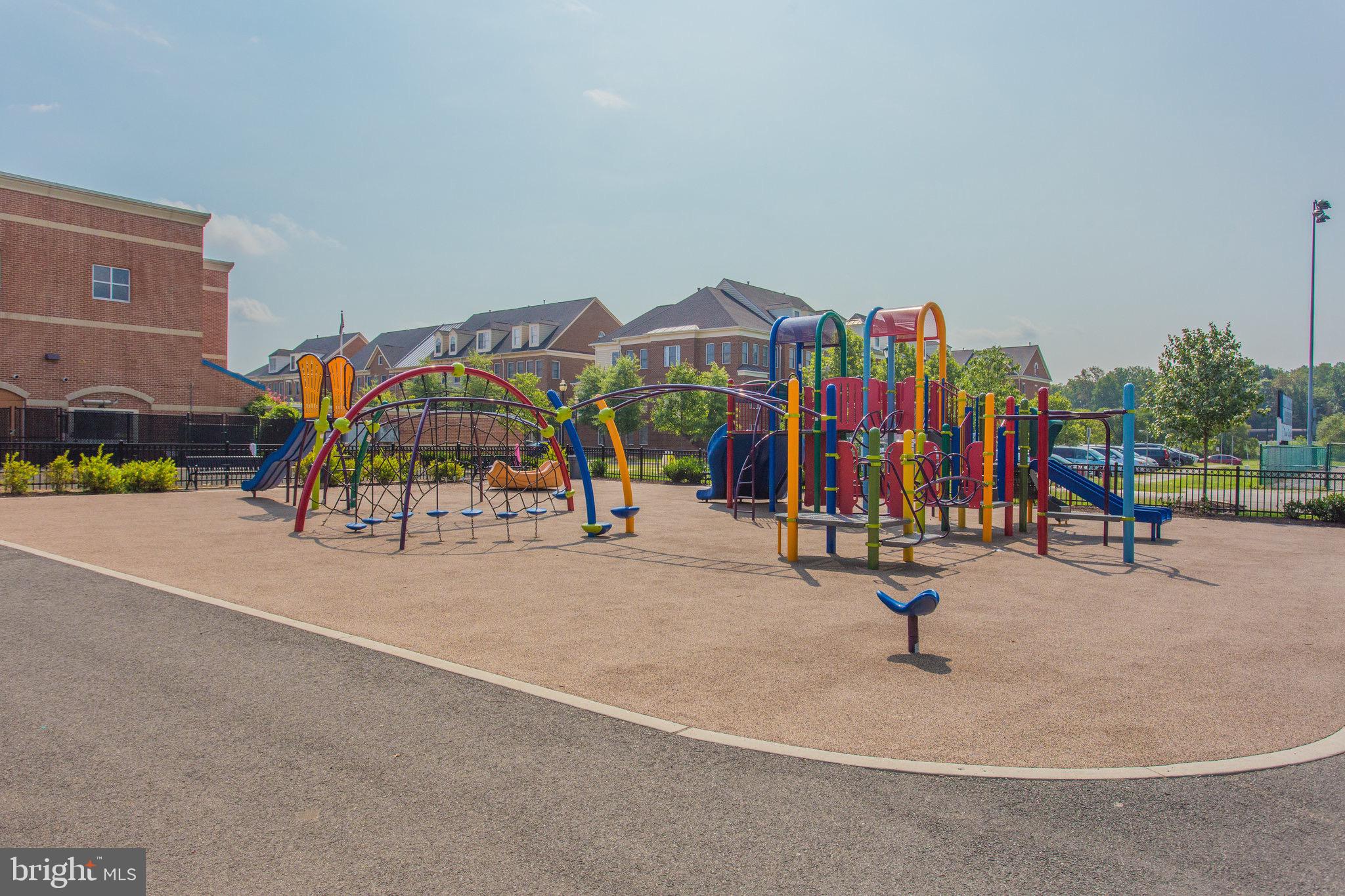 CAMERON STATION - Residential