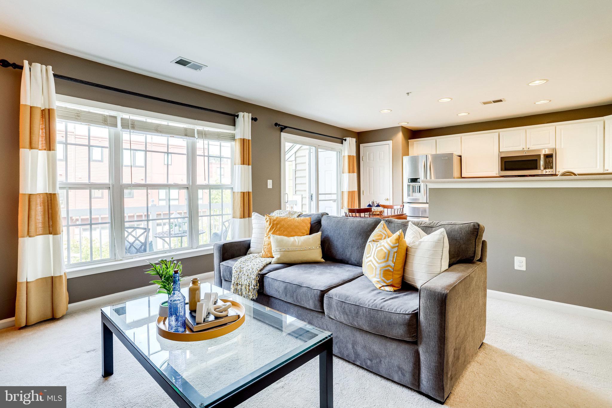 CAMERON STATION - Residential