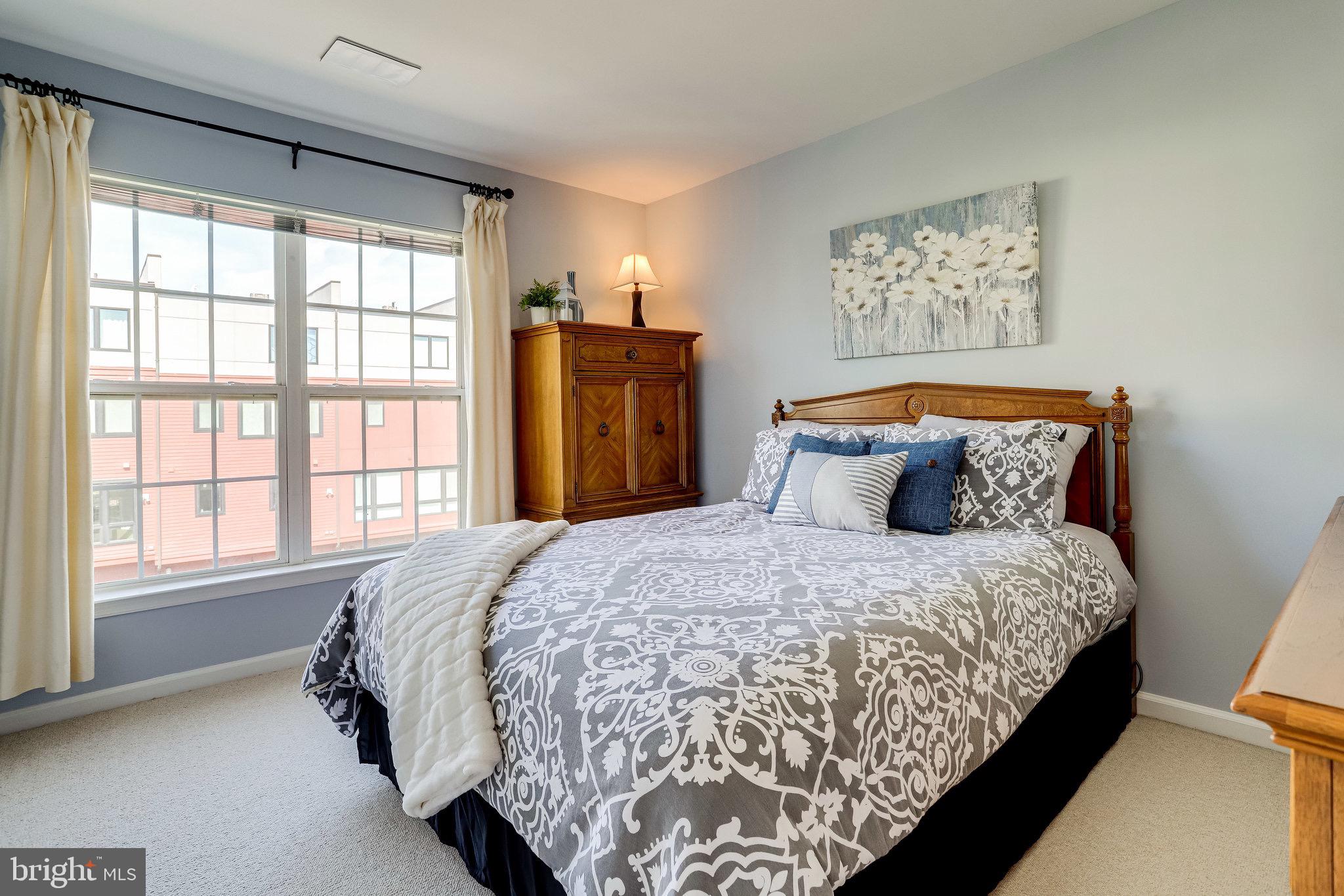 CAMERON STATION - Residential