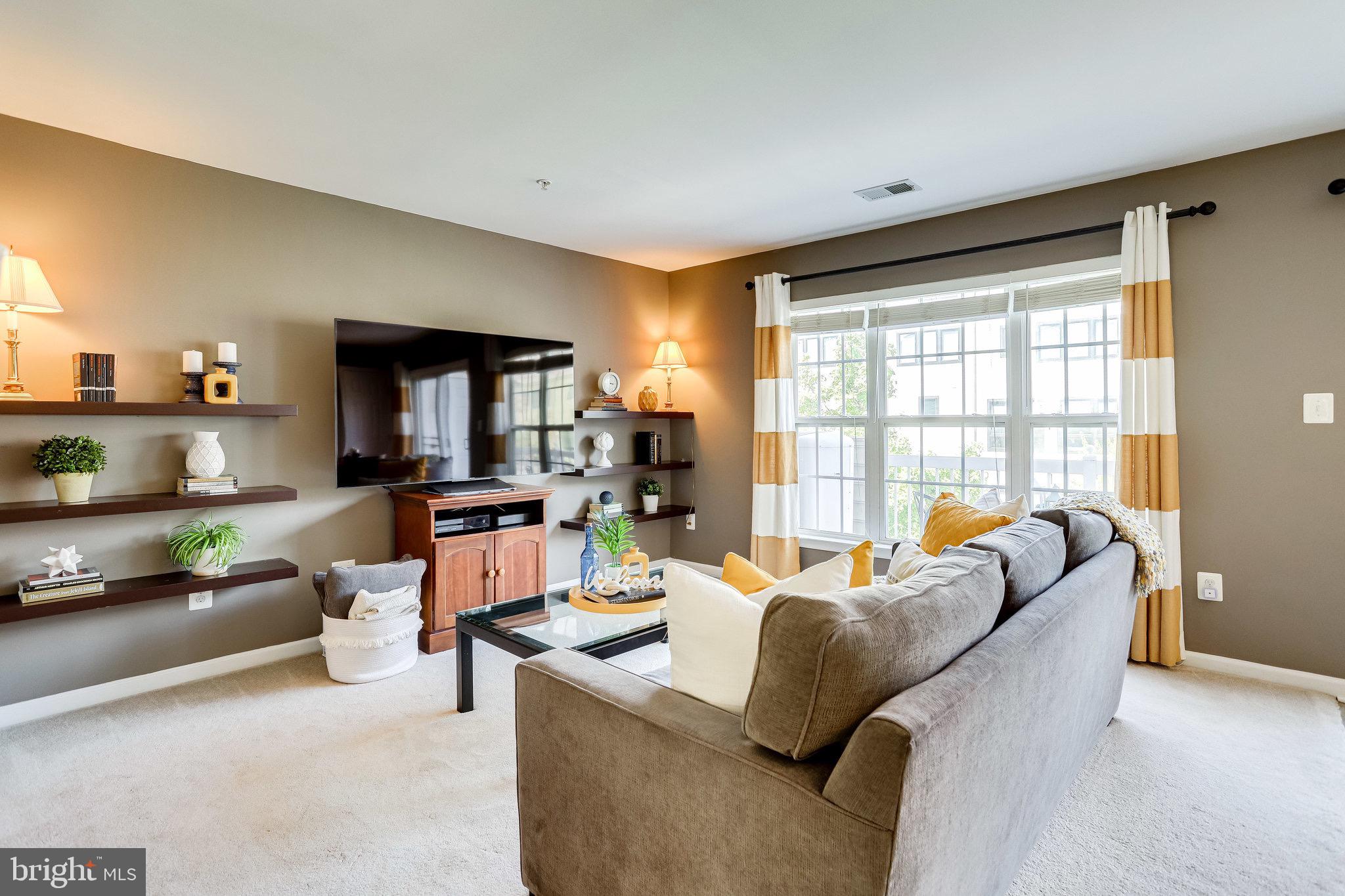 CAMERON STATION - Residential