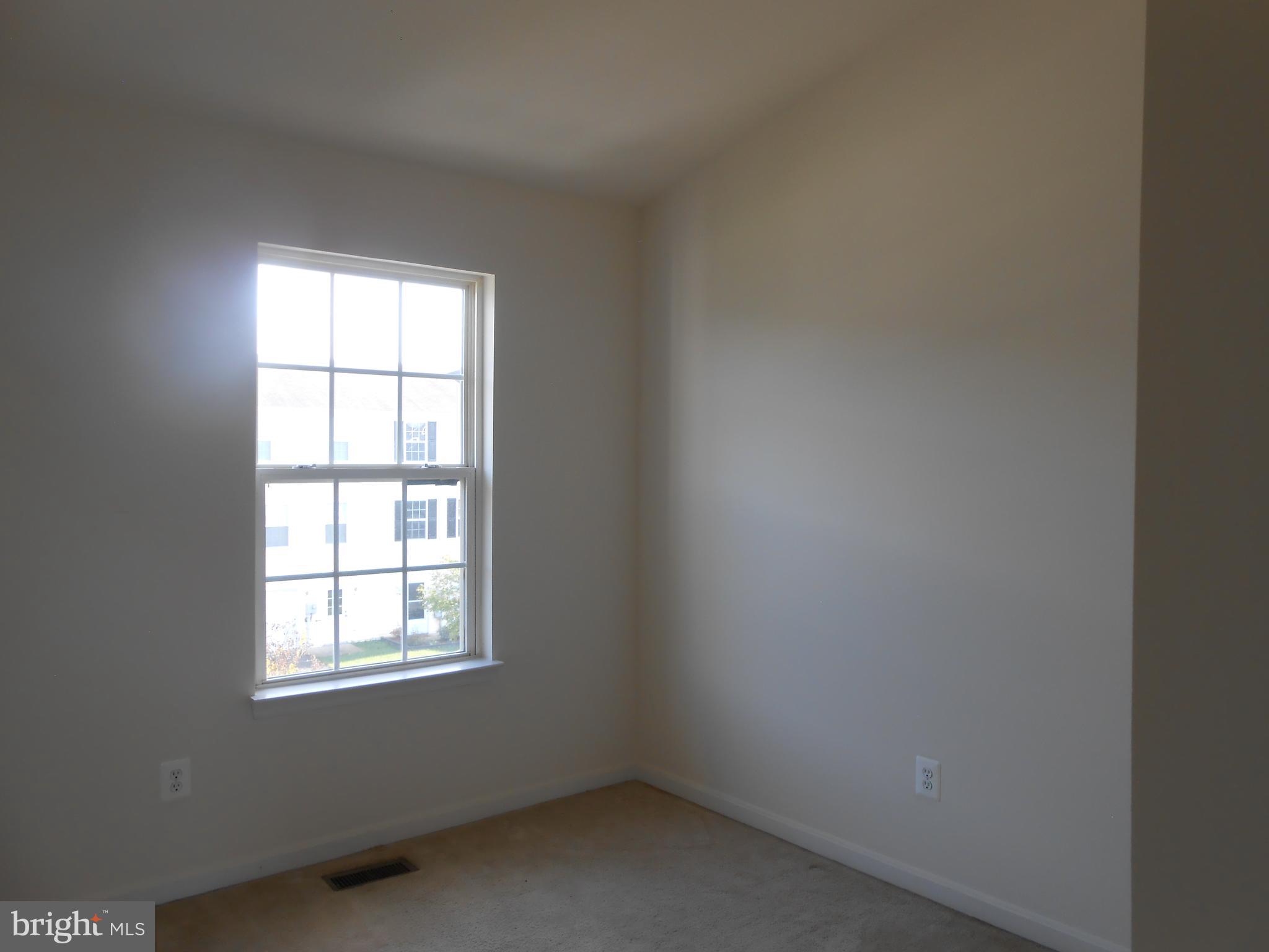 MILLS FARM - Residential Lease