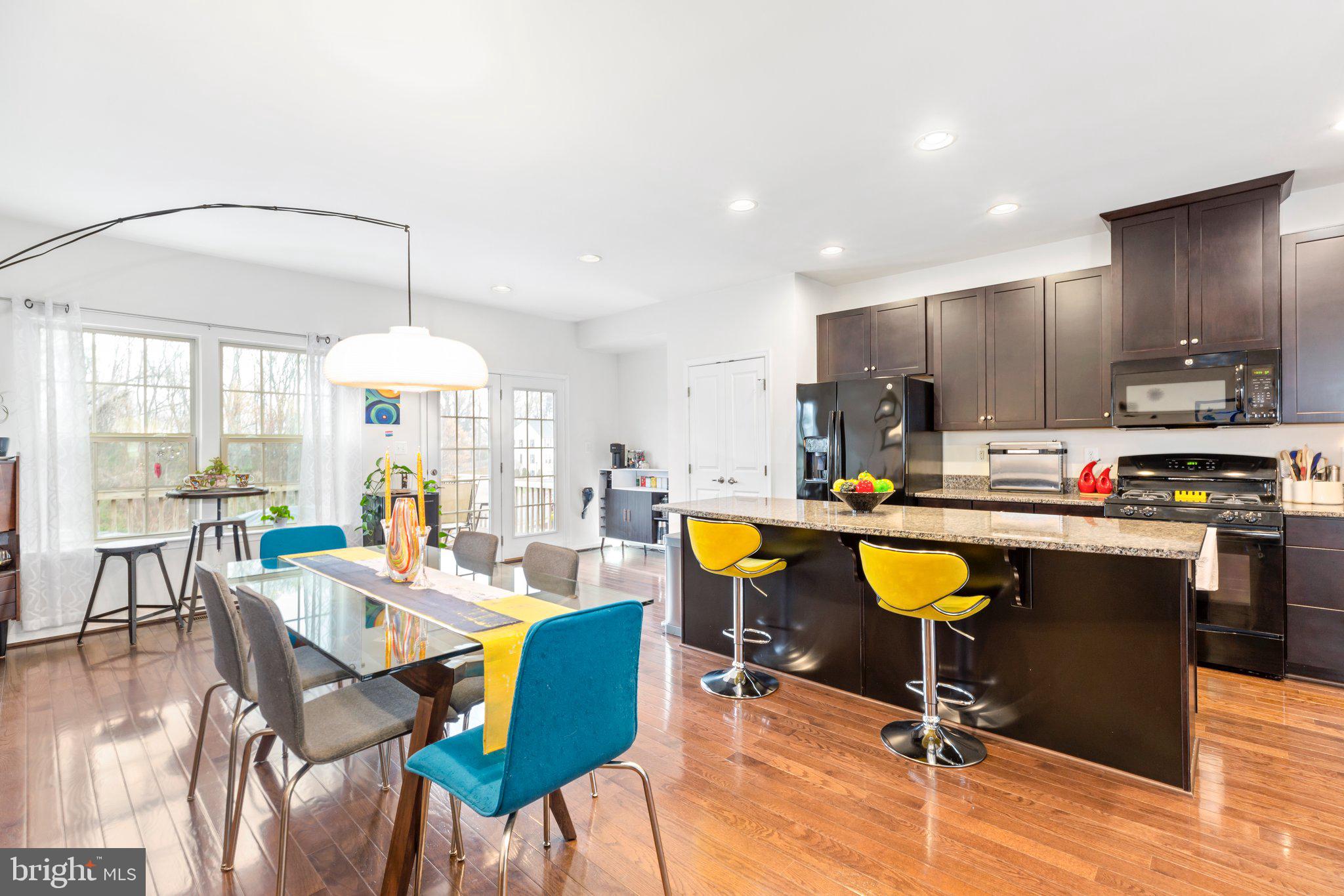 LAFAYETTE CROSSING - Residential