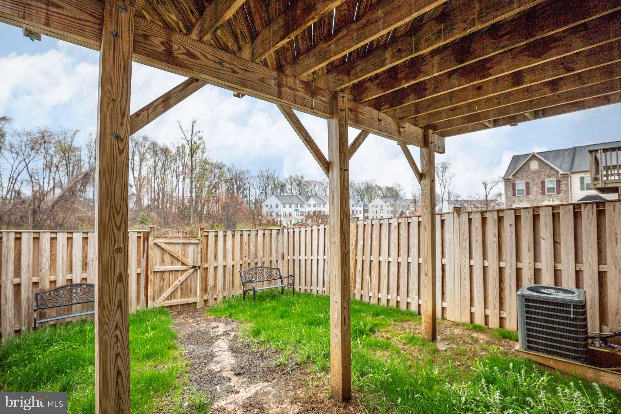 LAFAYETTE CROSSING - Residential