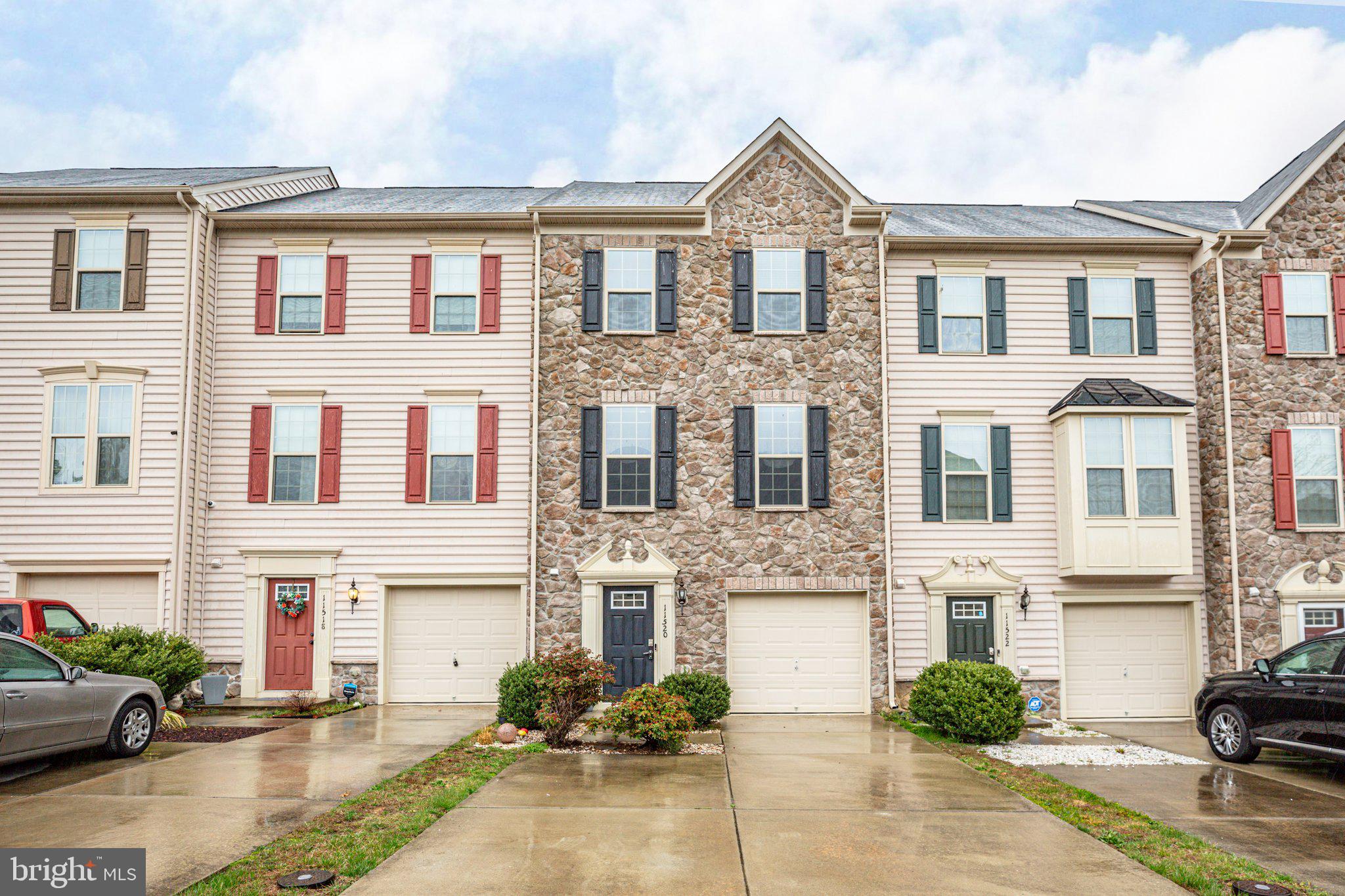 LAFAYETTE CROSSING - Residential