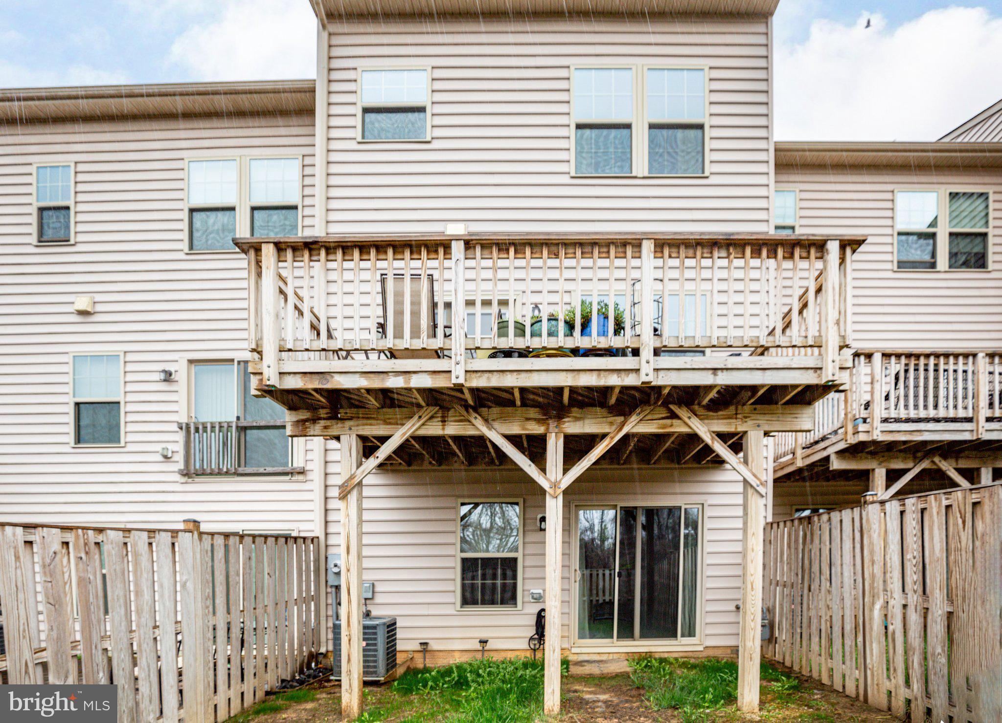 LAFAYETTE CROSSING - Residential