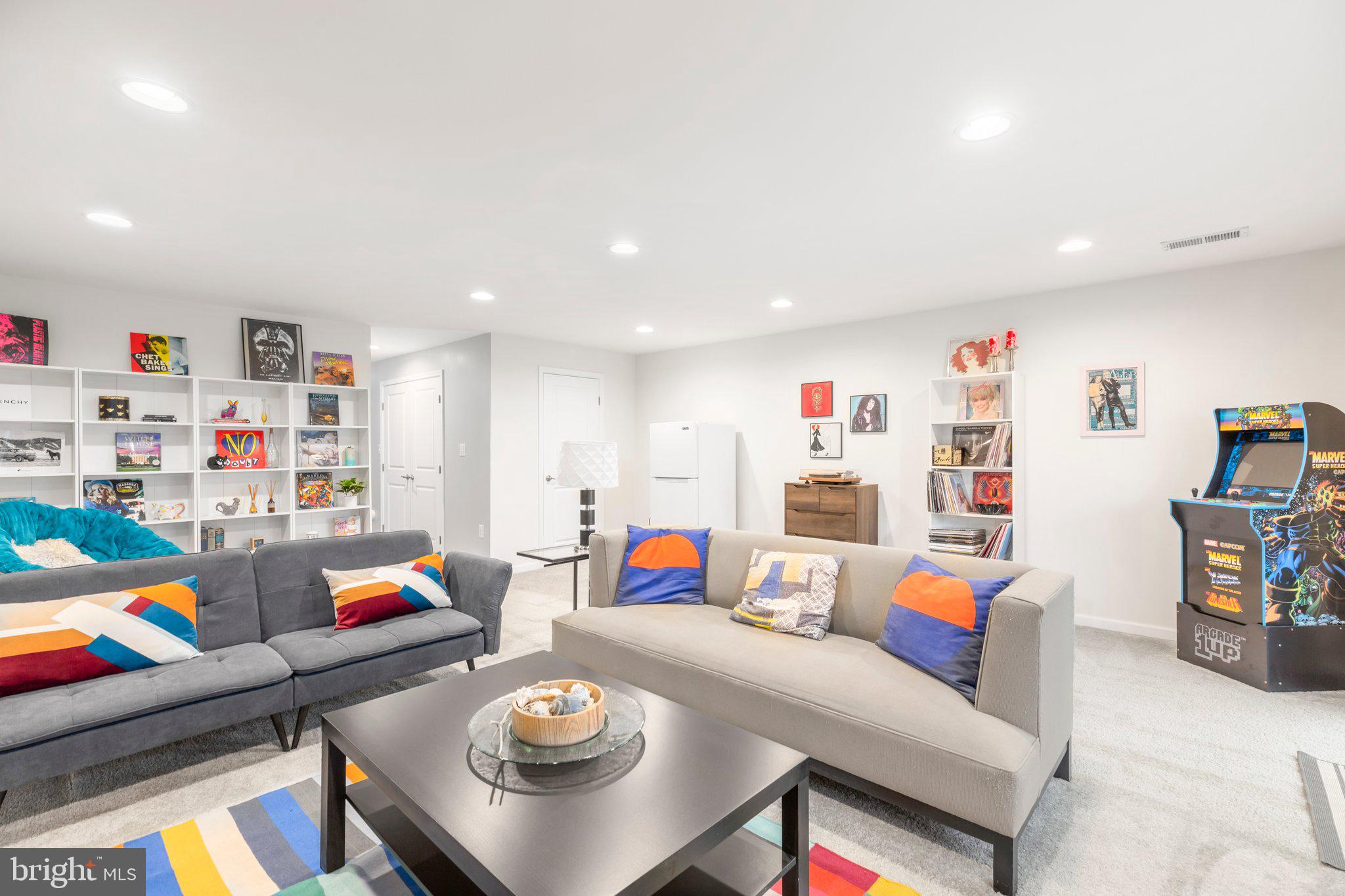 LAFAYETTE CROSSING - Residential