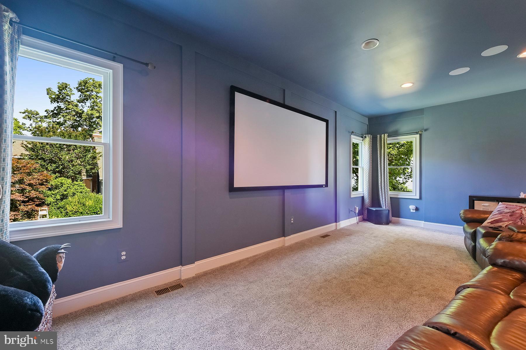 PARADISE BEACH - Residential