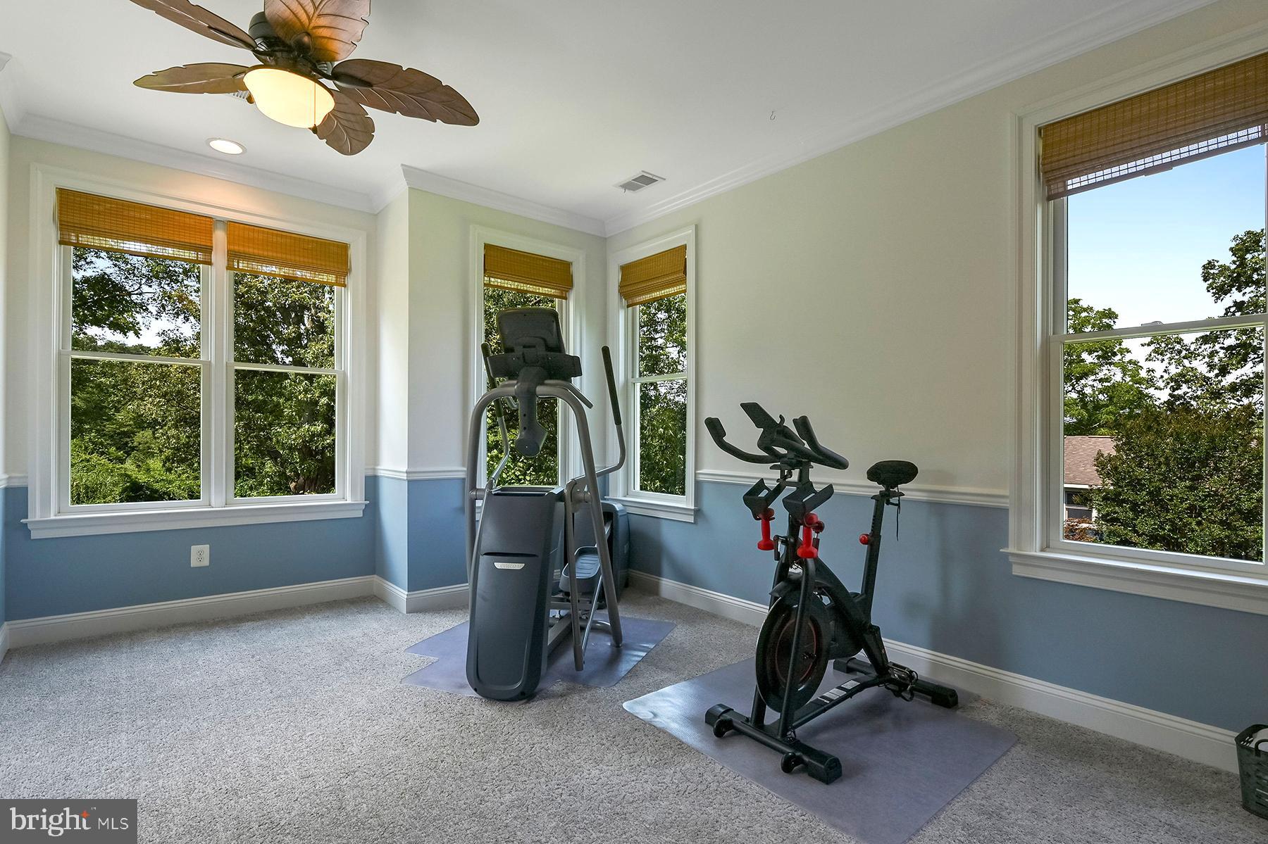 PARADISE BEACH - Residential