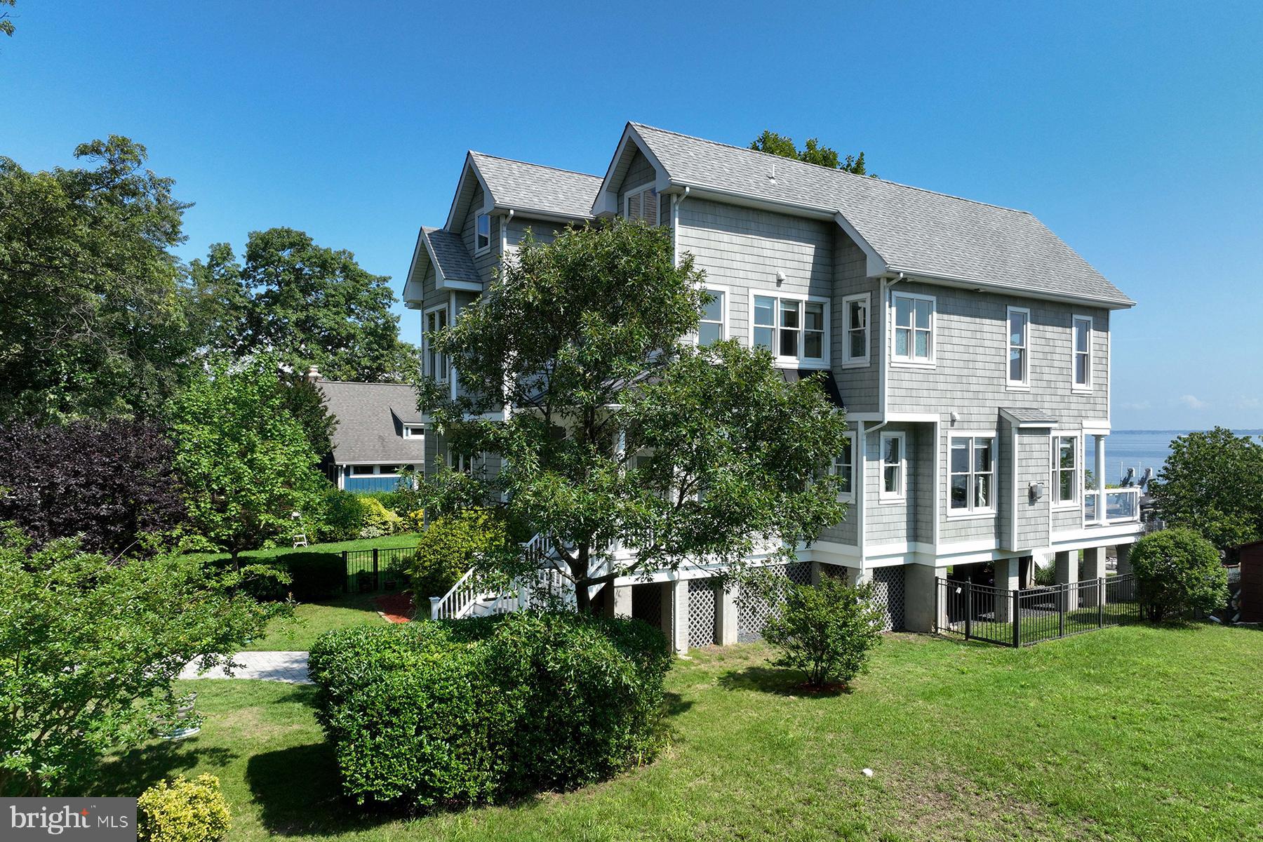 PARADISE BEACH - Residential